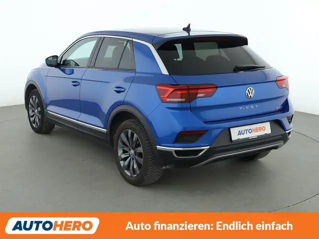 Volkswagen T-Roc view 4