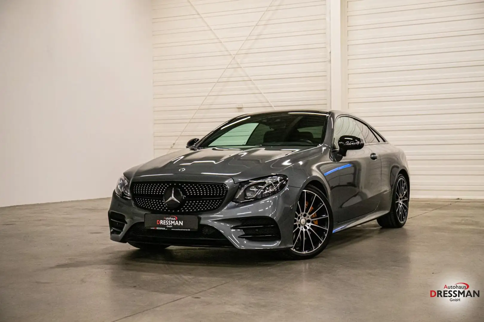 Mercedes-Benz E 300 Coupe AMG-Line BURM. ACC HuD MULTIB. PANO Grau - 1