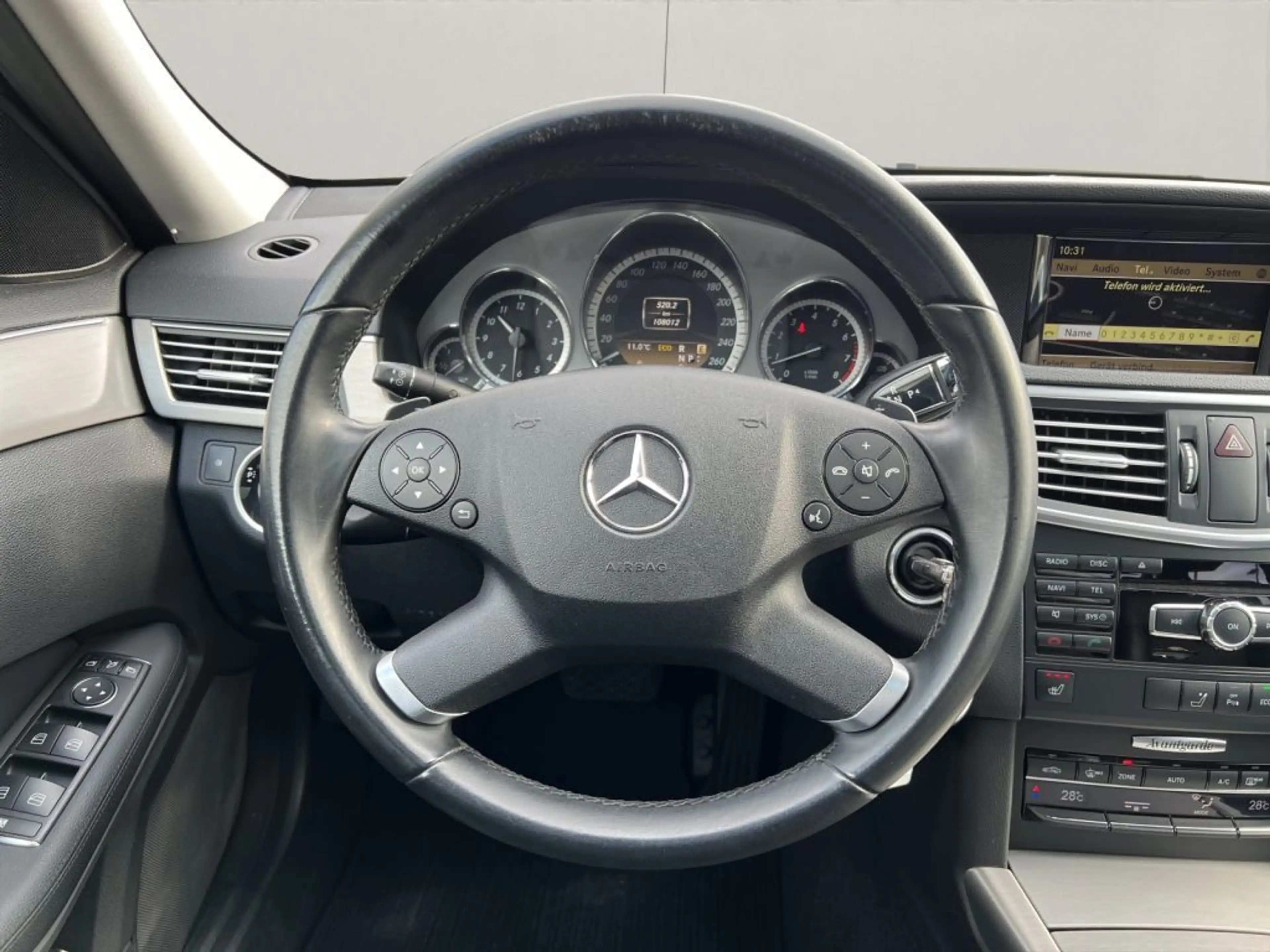 Mercedes-Benz E 250 BlueEFFICIENCY 7G-TRONIC Avantgarde XENON+ — photo 12