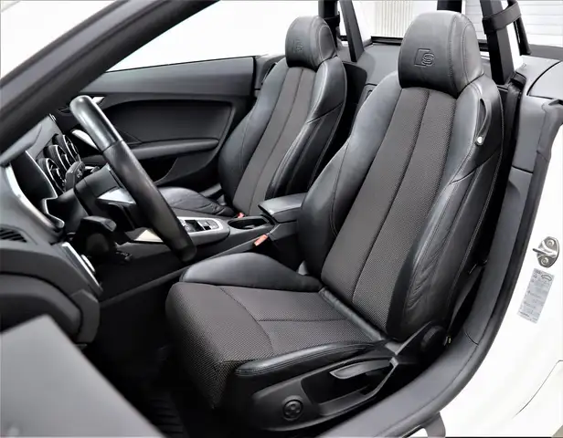 Audi TT view 14