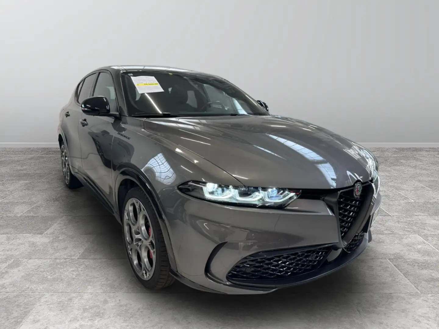 Alfa Romeo Tonale 1.5 Hybrid Speciale Grijs - 1