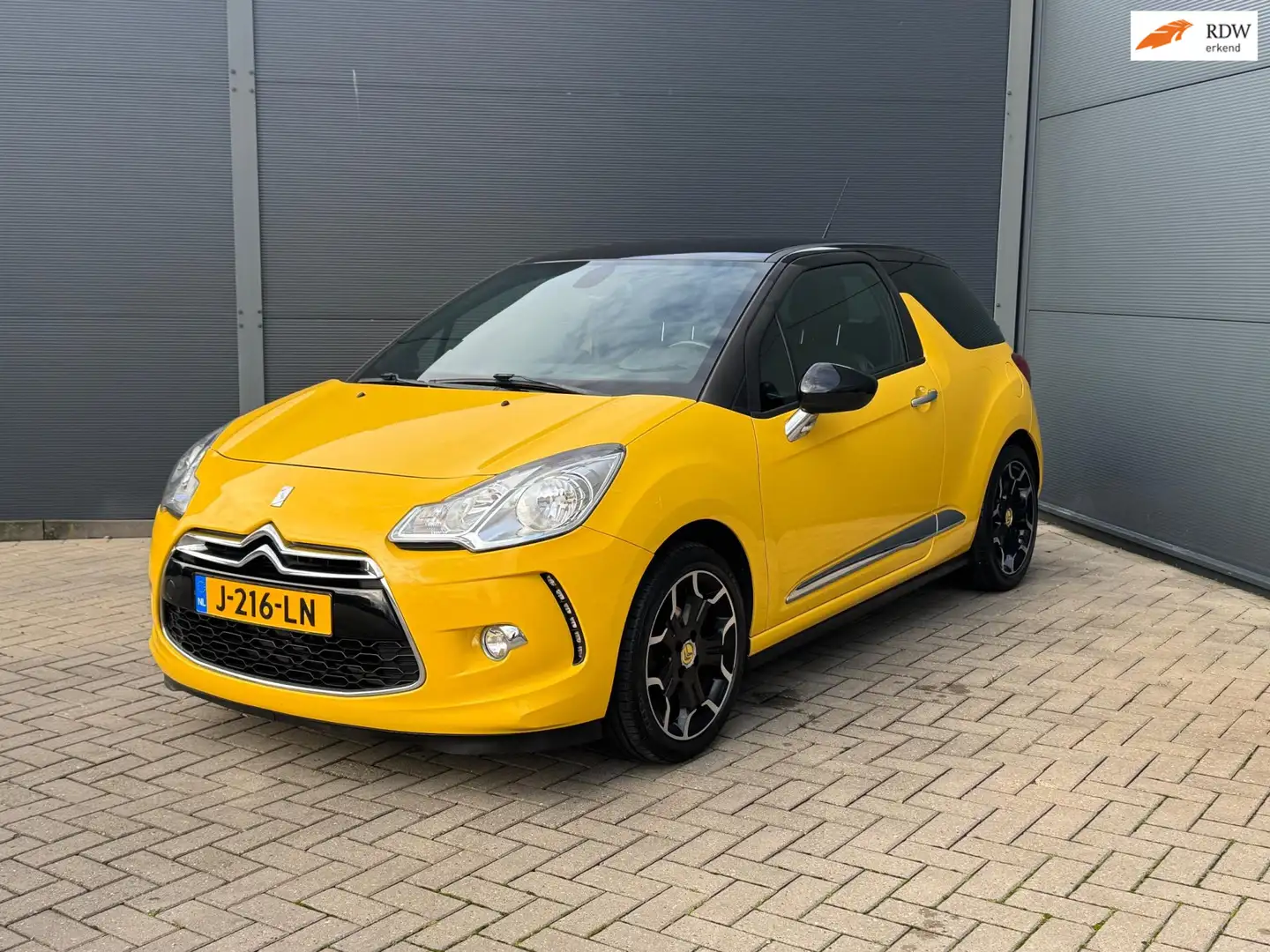 Citroen DS3 1.6 So Chic DS3 SPORT Geel - 1