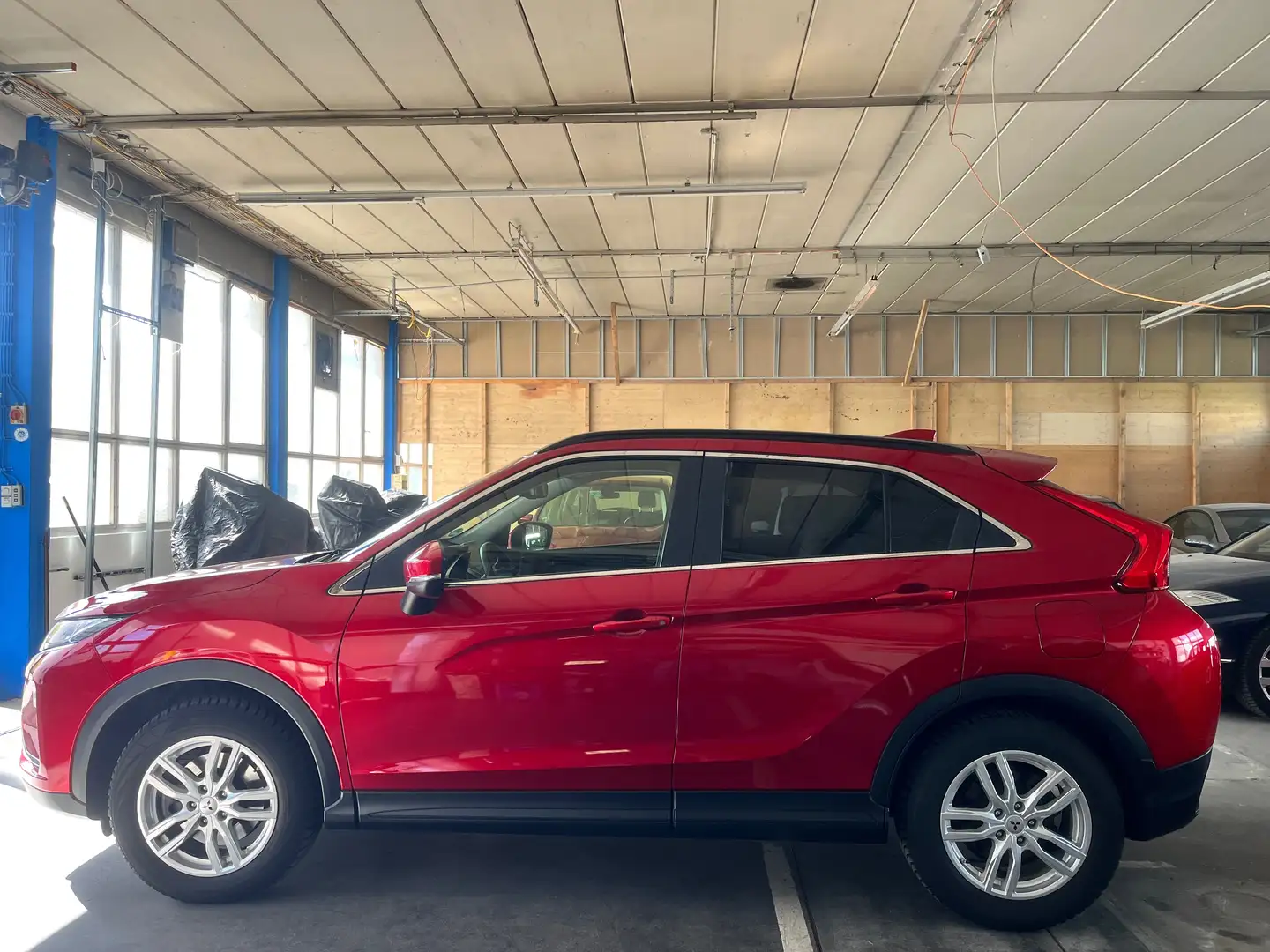 Mitsubishi Eclipse Cross Diamant Edition 2WD 1.Hand nur 58000KM! Červená - 1