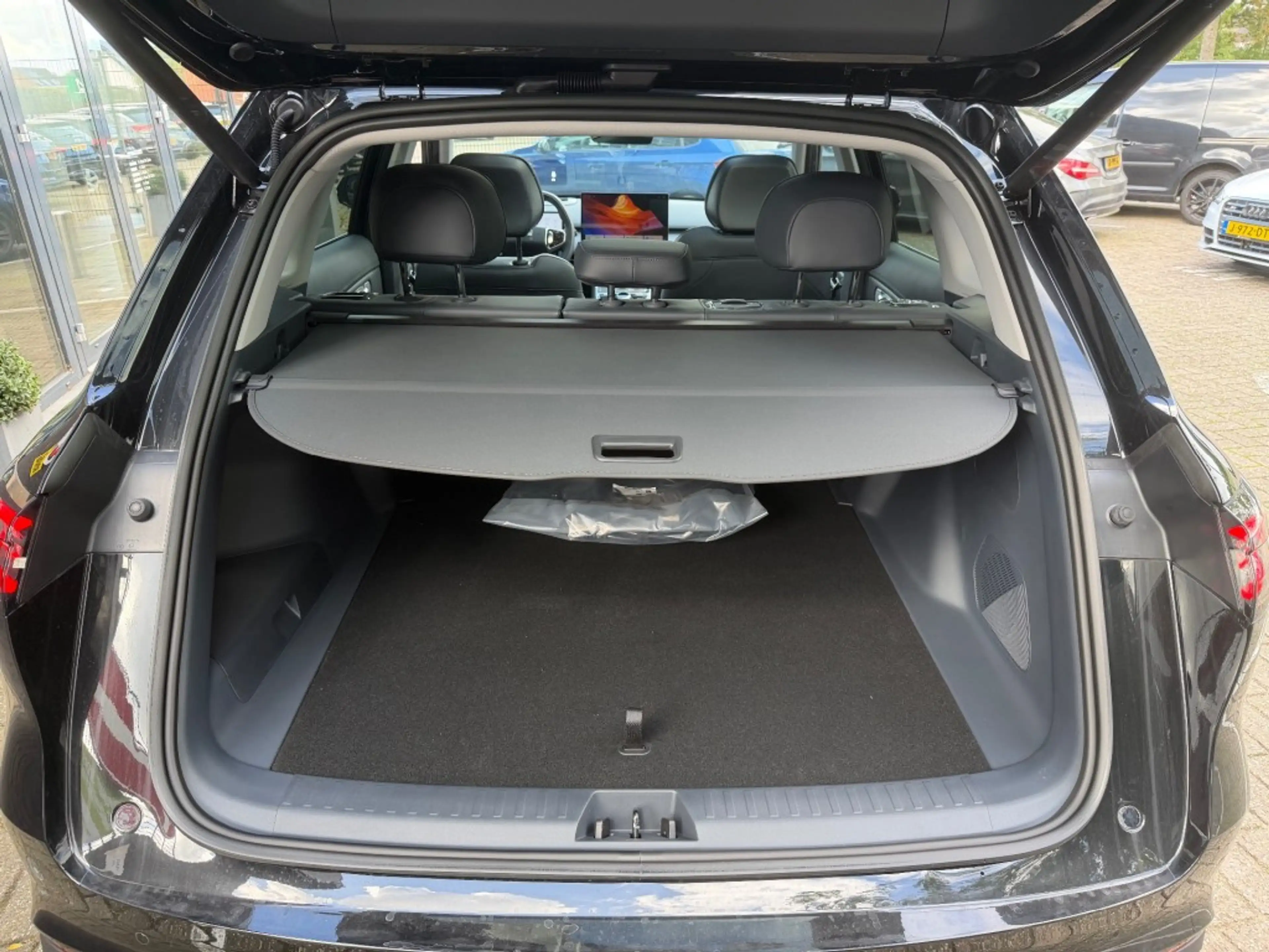 Geely Starray EM-i 1.5 MAX+ — photo 13