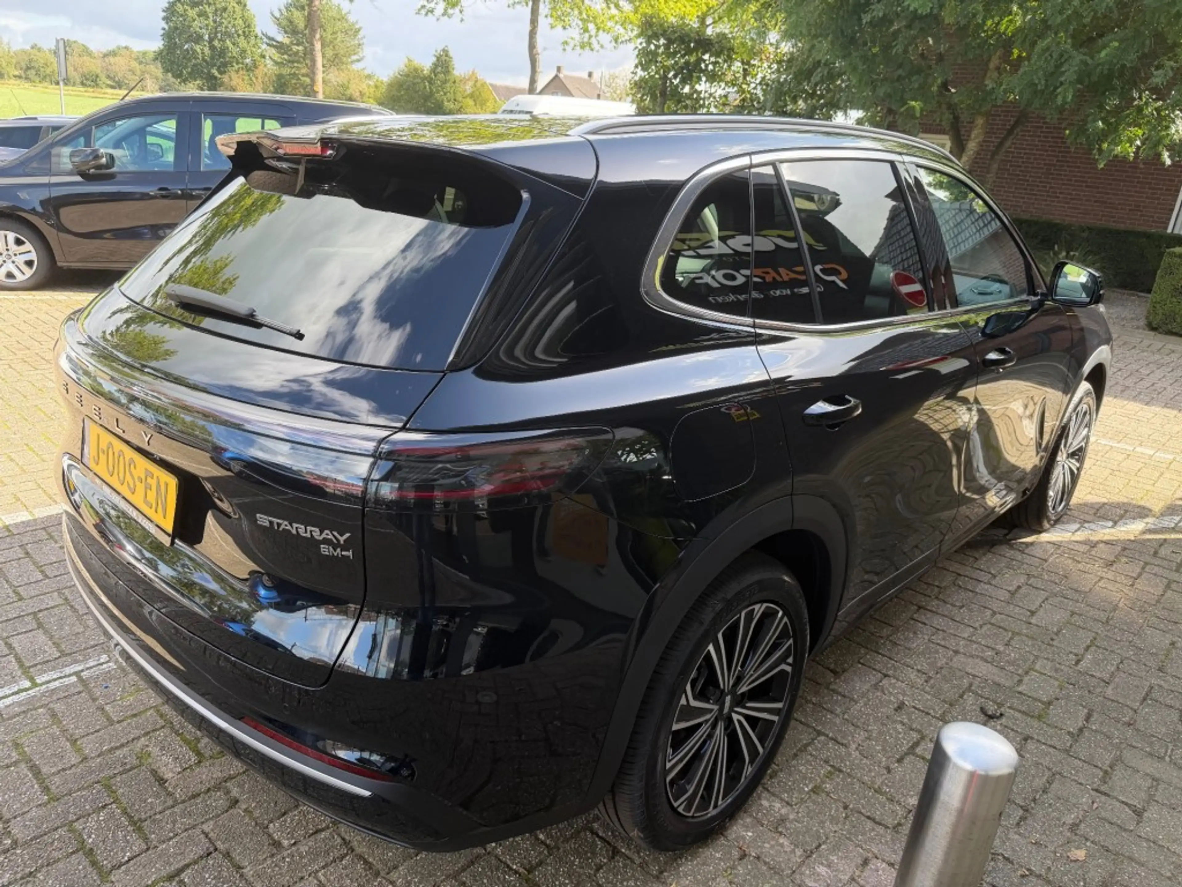 Geely Starray EM-i 1.5 MAX+ — photo 10