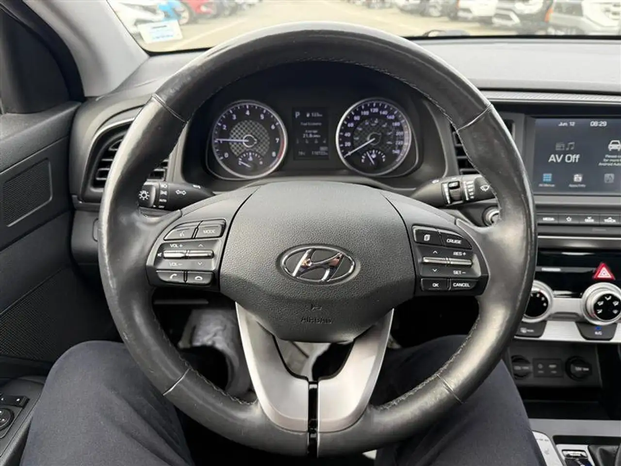 Hyundai ELANTRA снимка Hyundai ELANTRA