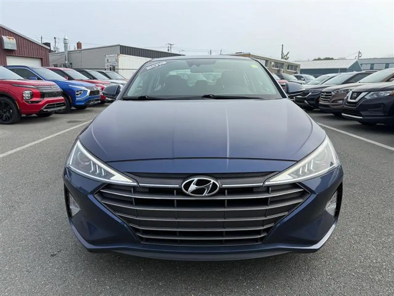 Hyundai ELANTRA снимка Hyundai ELANTRA