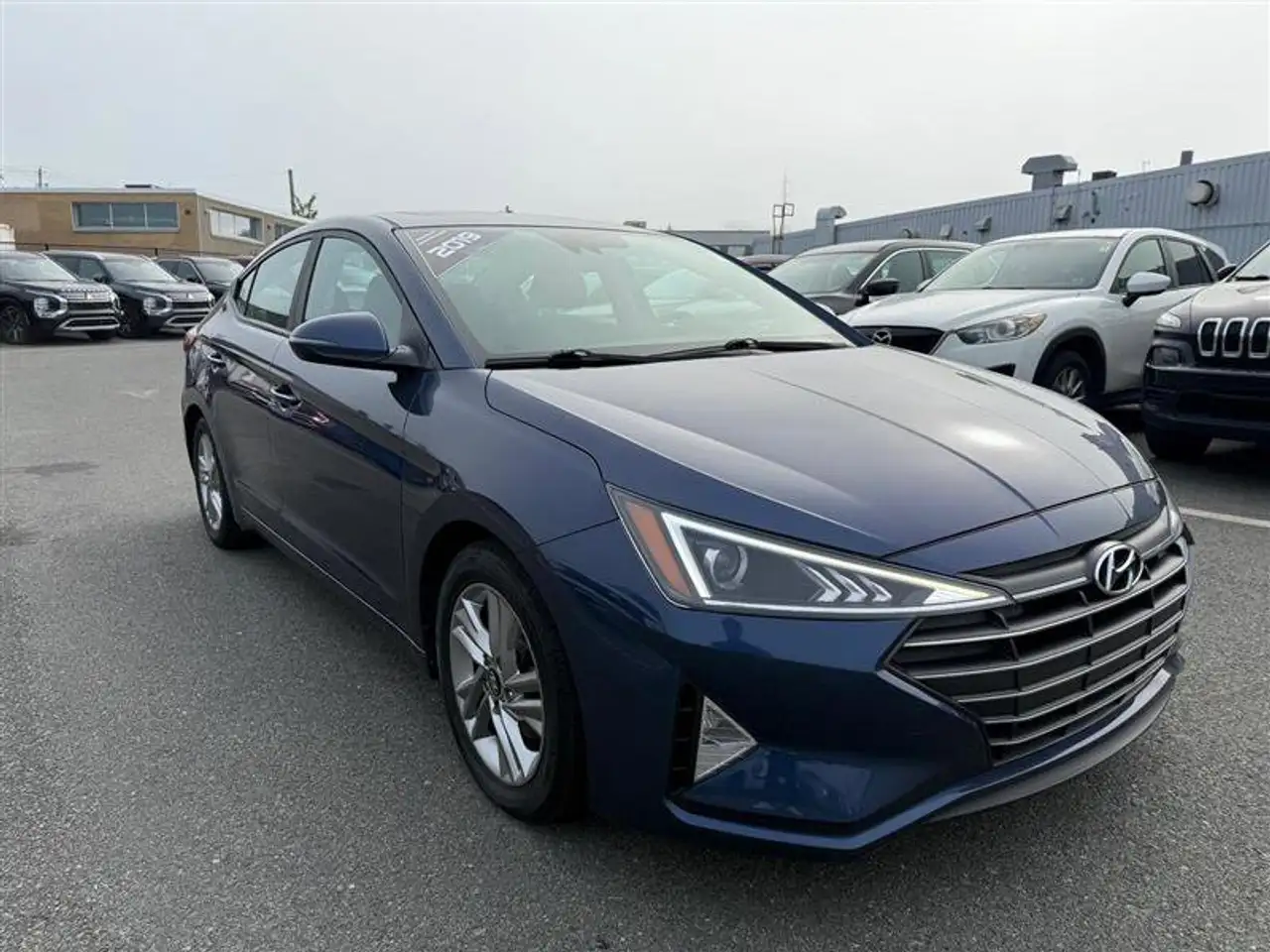 Hyundai ELANTRA снимка Hyundai ELANTRA