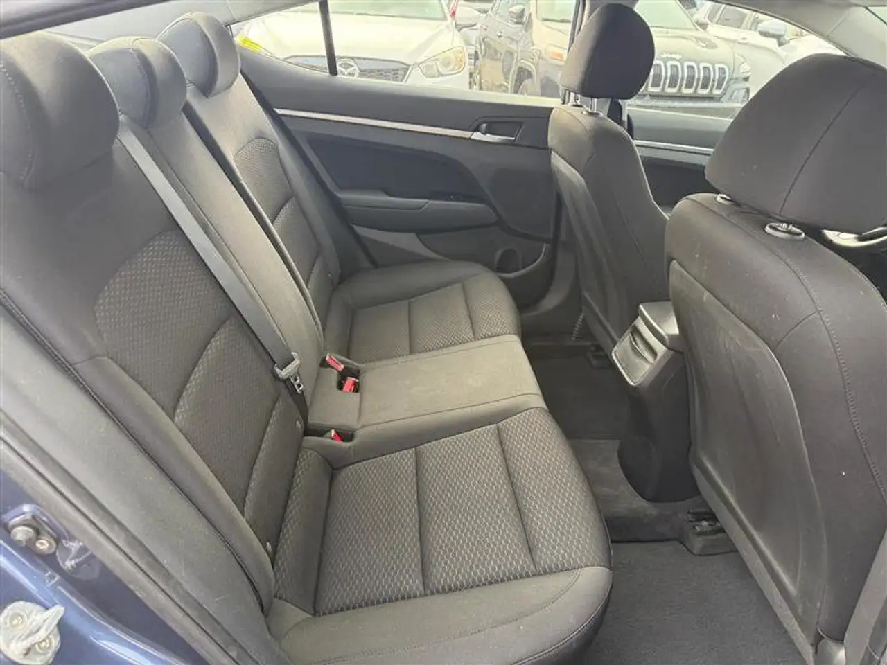 Hyundai ELANTRA снимка Hyundai ELANTRA