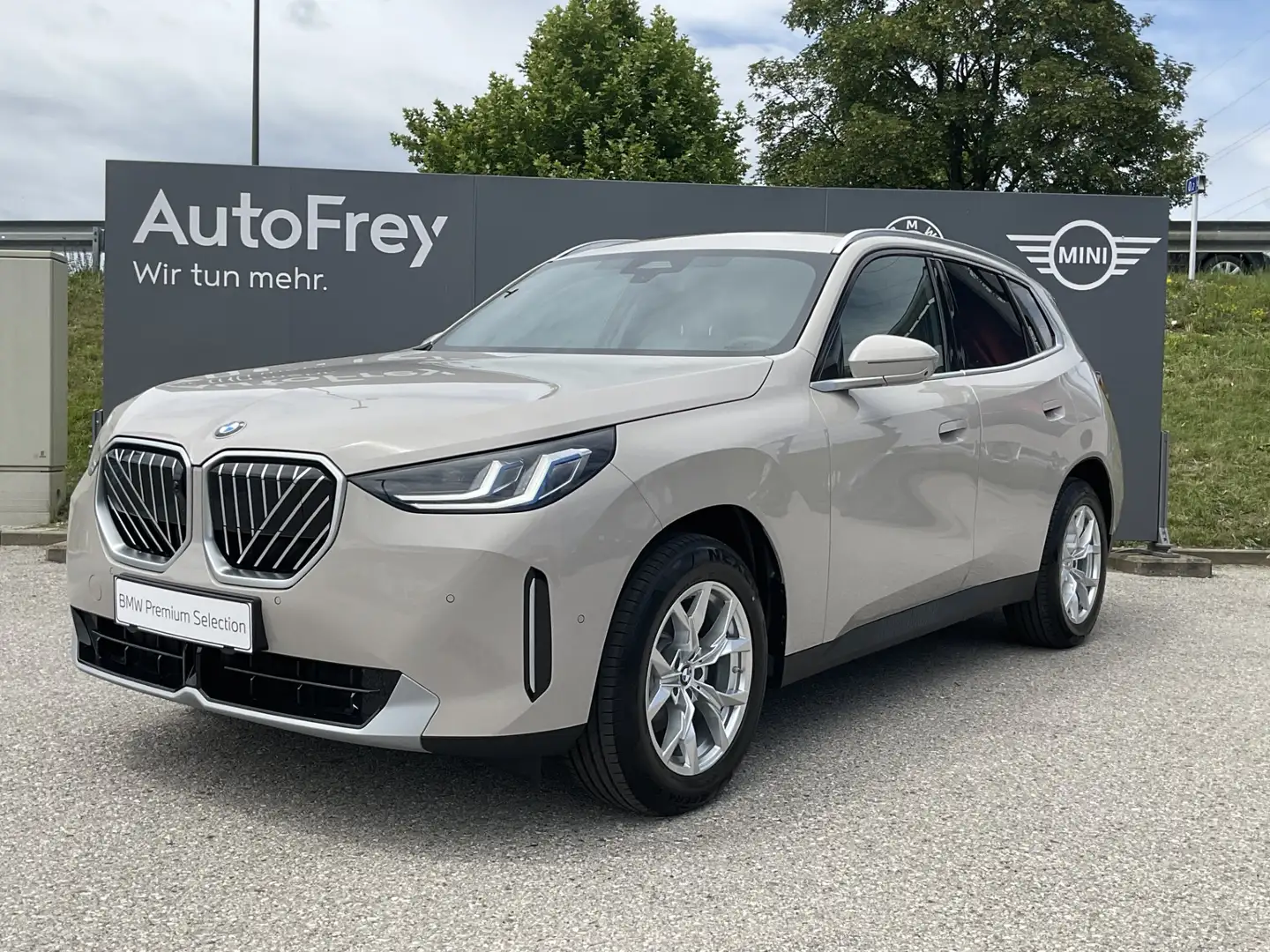 BMW X3 20i xDrive Grau - 1