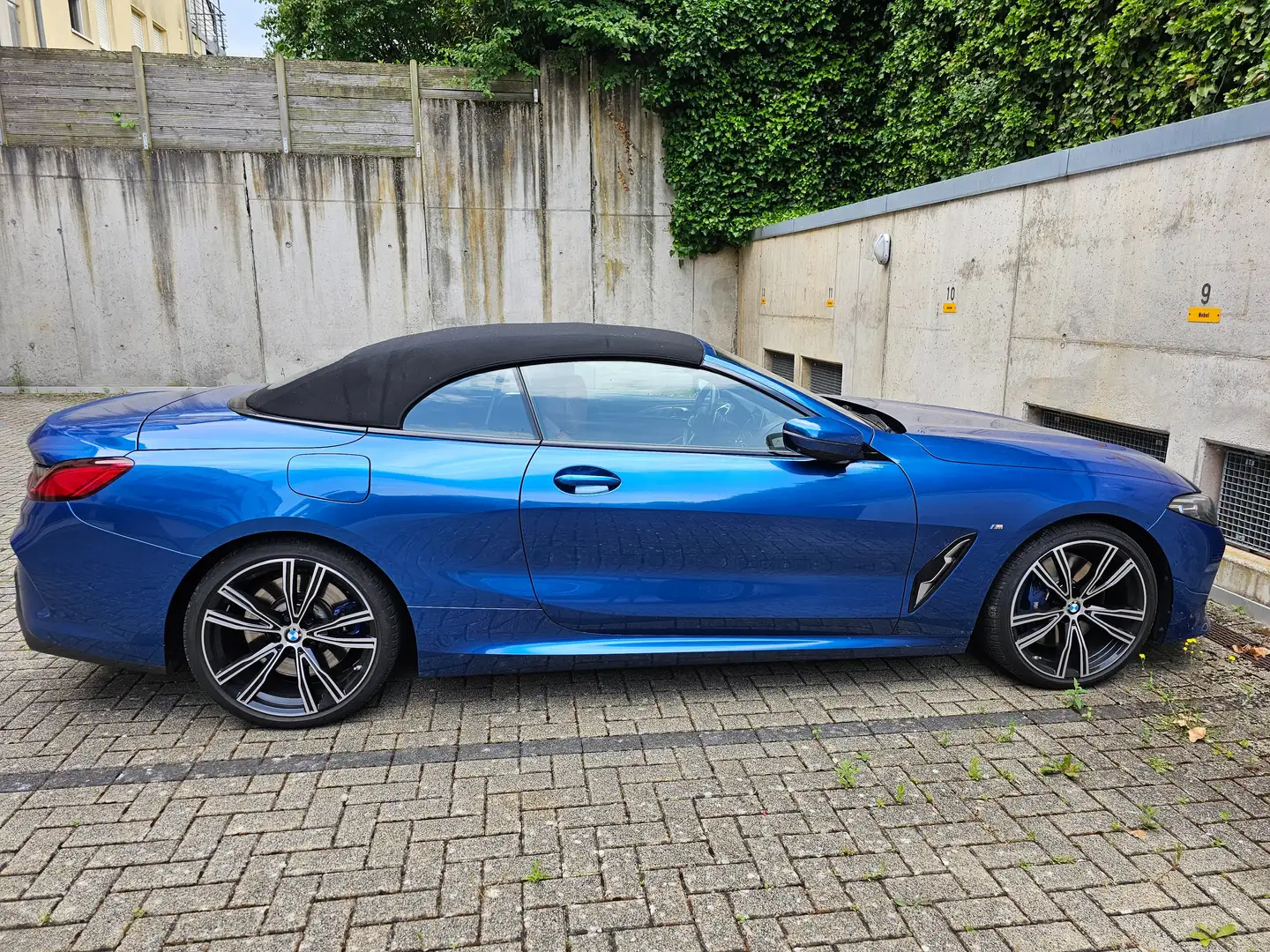 BMW 840 840d xDrive Cabrio Bleu - 1