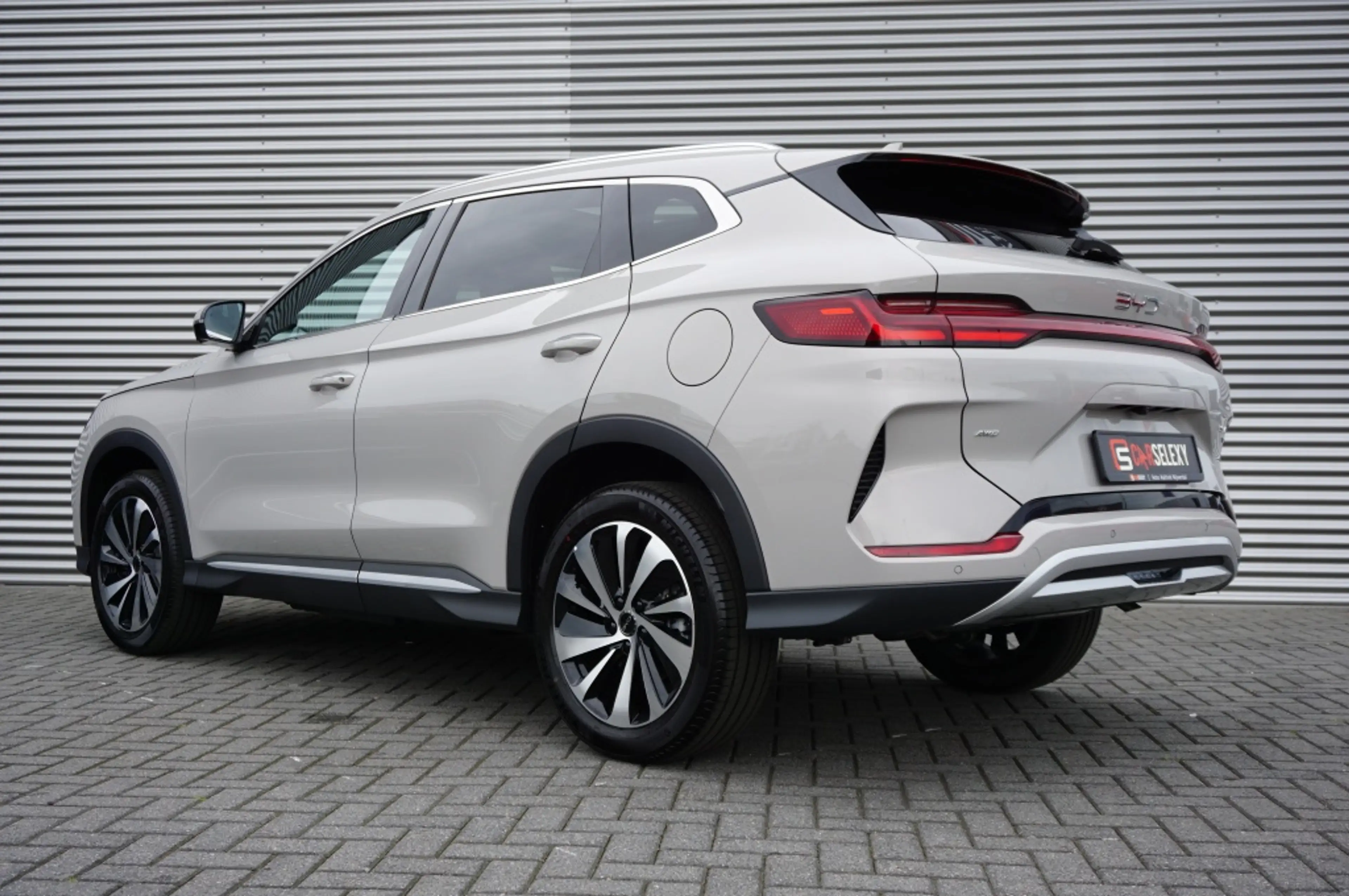 BYD Seal U 1.5 Turbo DM-i AWD Design 323 pk | 1.300 TREKGEWIC — photo 3