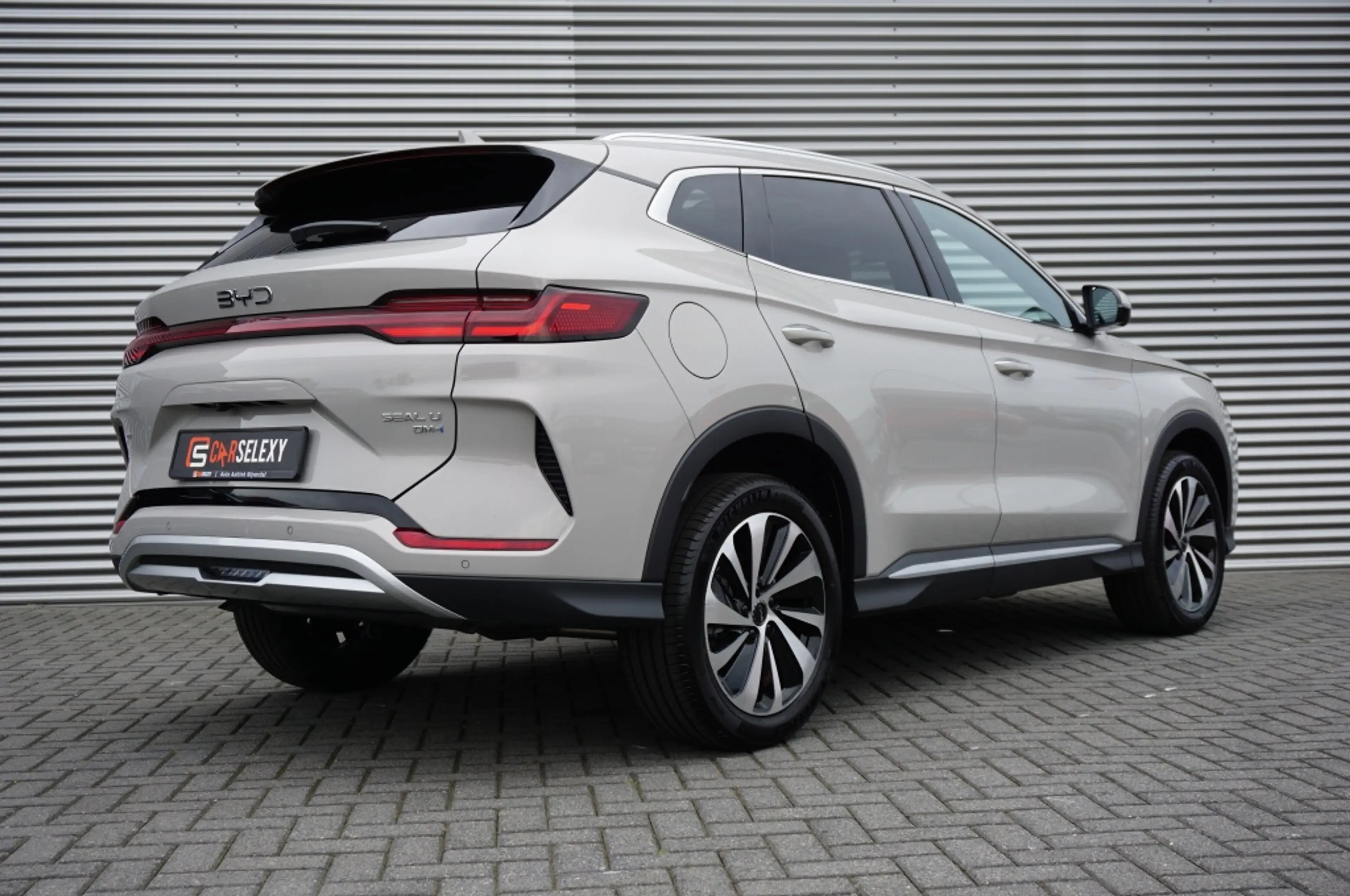BYD Seal U 1.5 Turbo DM-i AWD Design 323 pk | 1.300 TREKGEWIC — photo 5