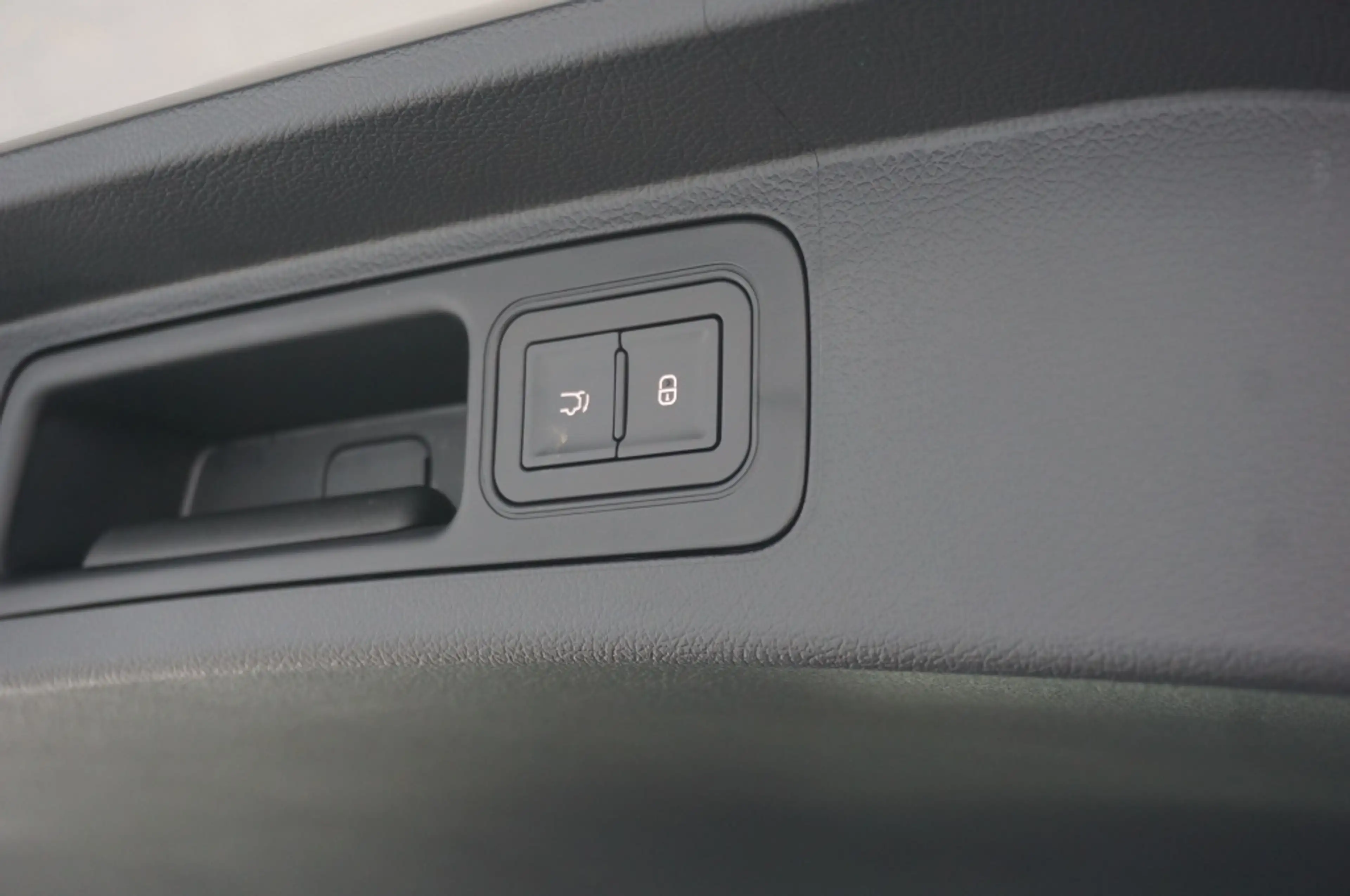BYD Seal U 1.5 Turbo DM-i AWD Design 323 pk | 1.300 TREKGEWIC — photo 9