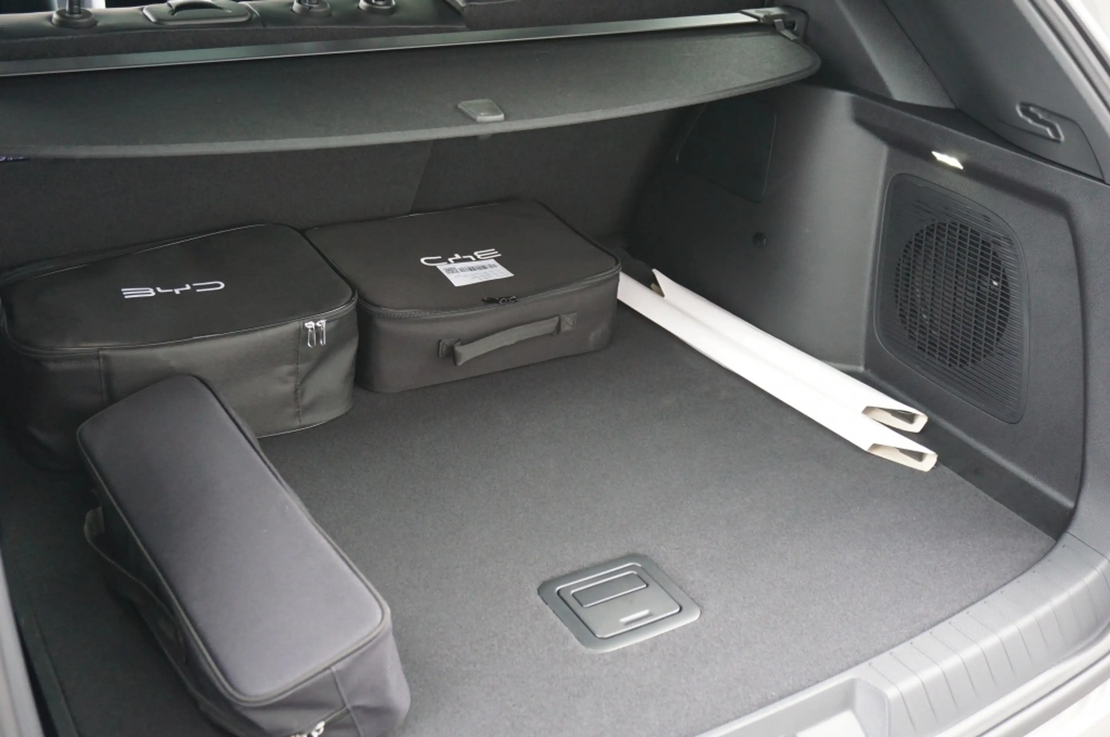 BYD Seal U 1.5 Turbo DM-i AWD Design 323 pk | 1.300 TREKGEWIC — photo 10