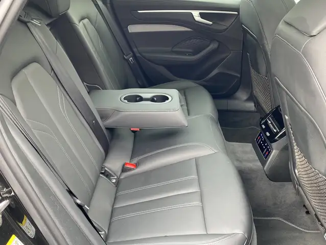 Audi A6 view 14