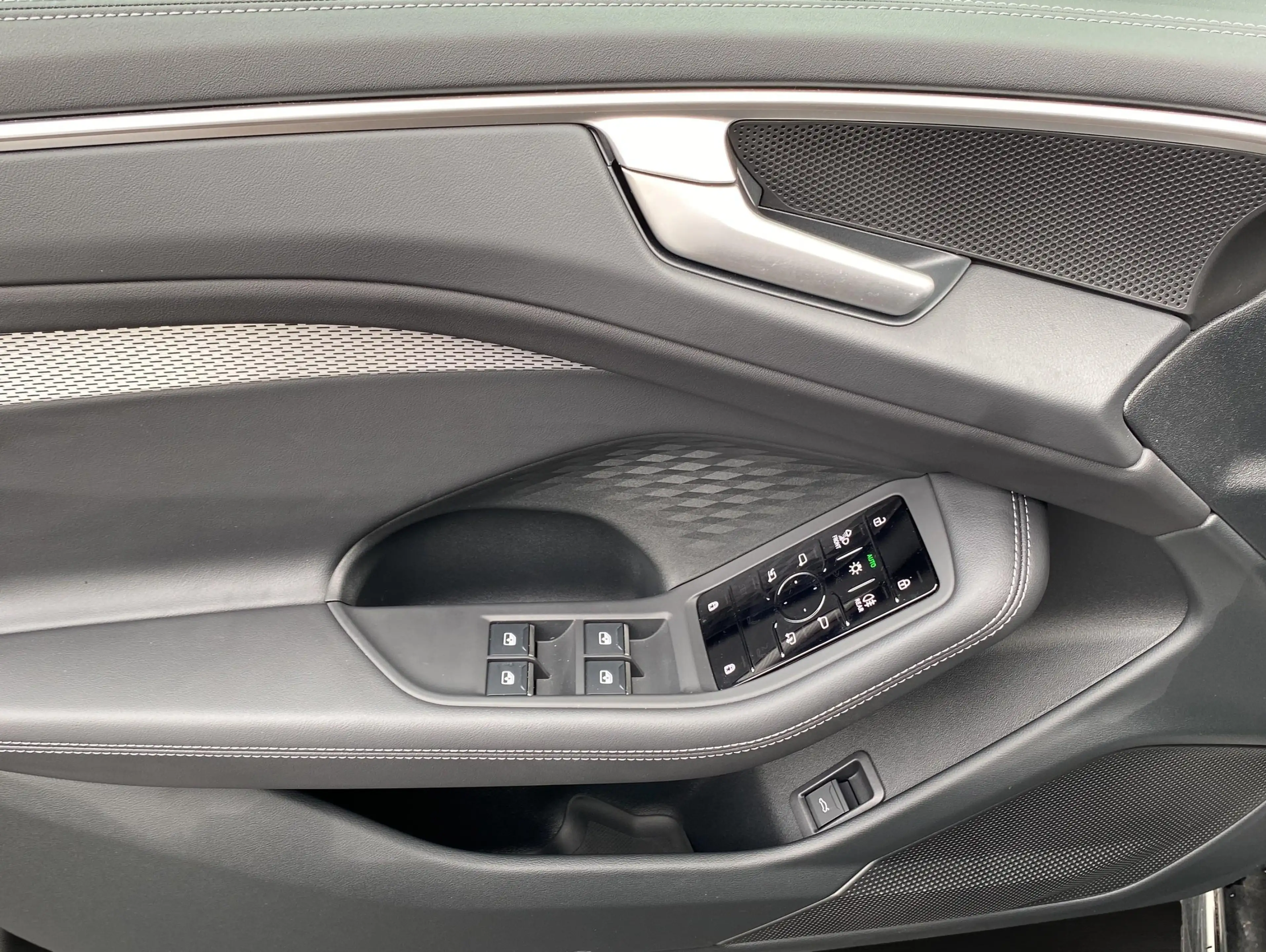 Audi A6 2.0 TDI S Tronic*2 x S Line*Pano*KeyGo*Navi+ — photo 7