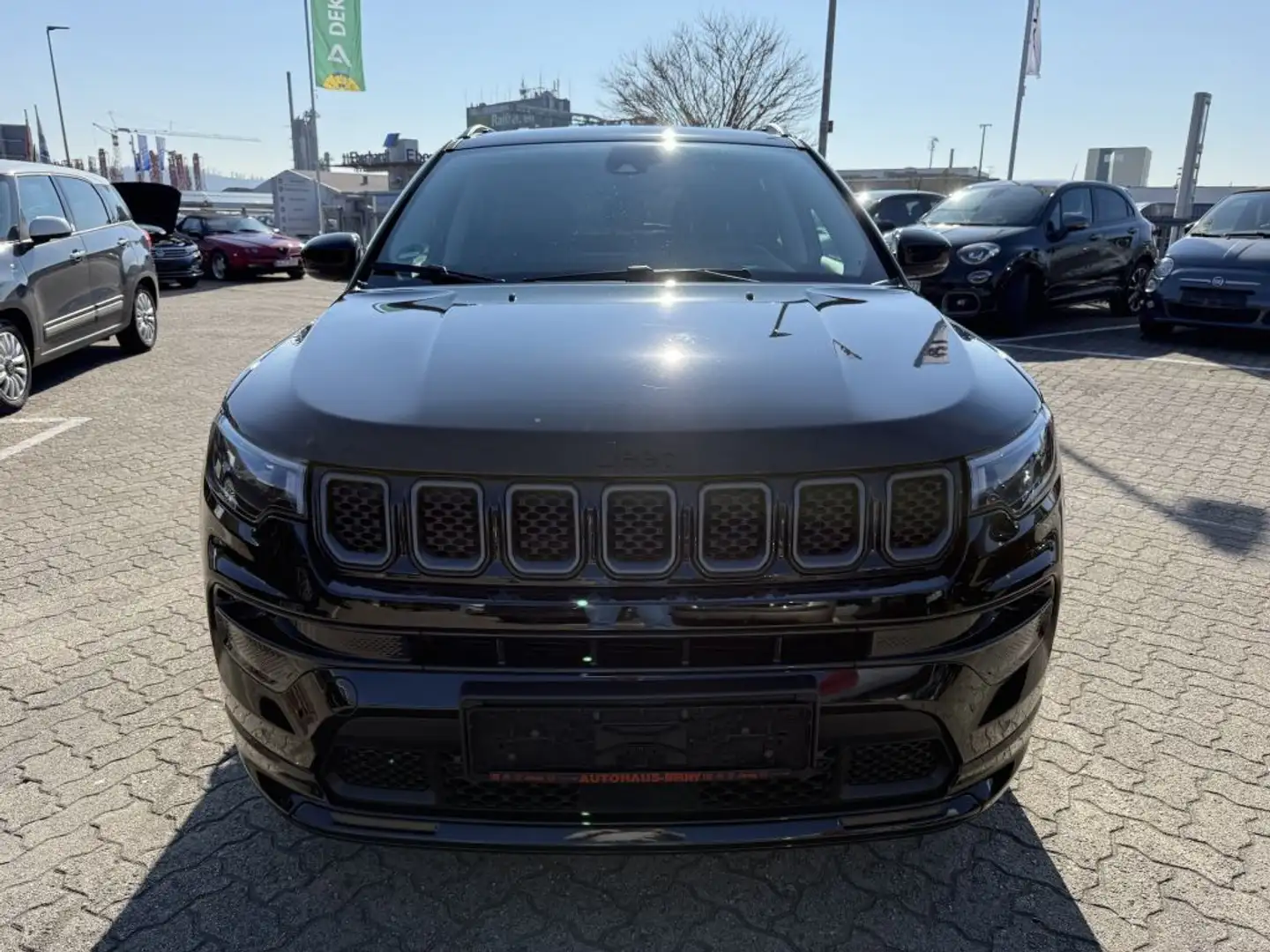Jeep Compass 1.5 GSE T4 48V e-Hybrid Automatik S Schwarz - 2