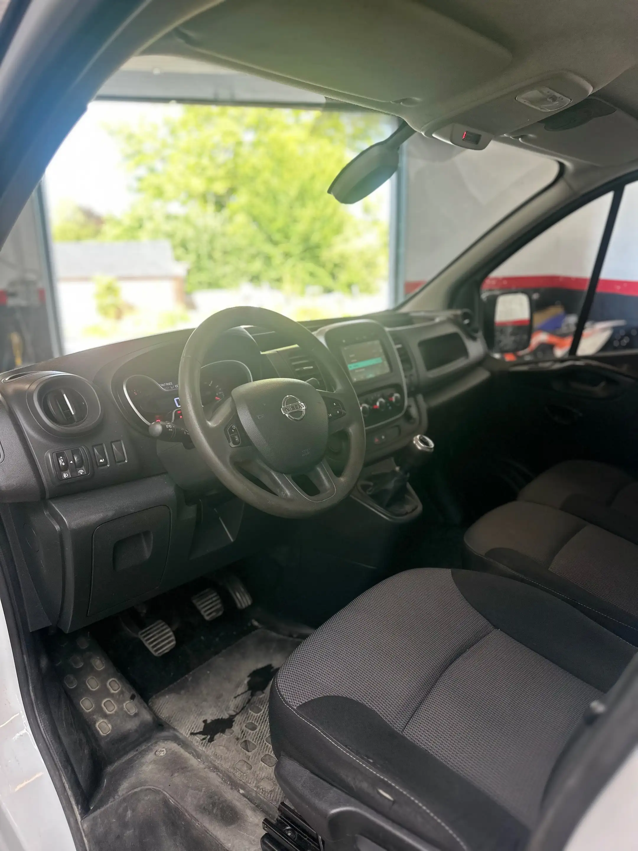 Nissan NV300 2.0 dCi L2H1 Optima Confort Crew — photo 11