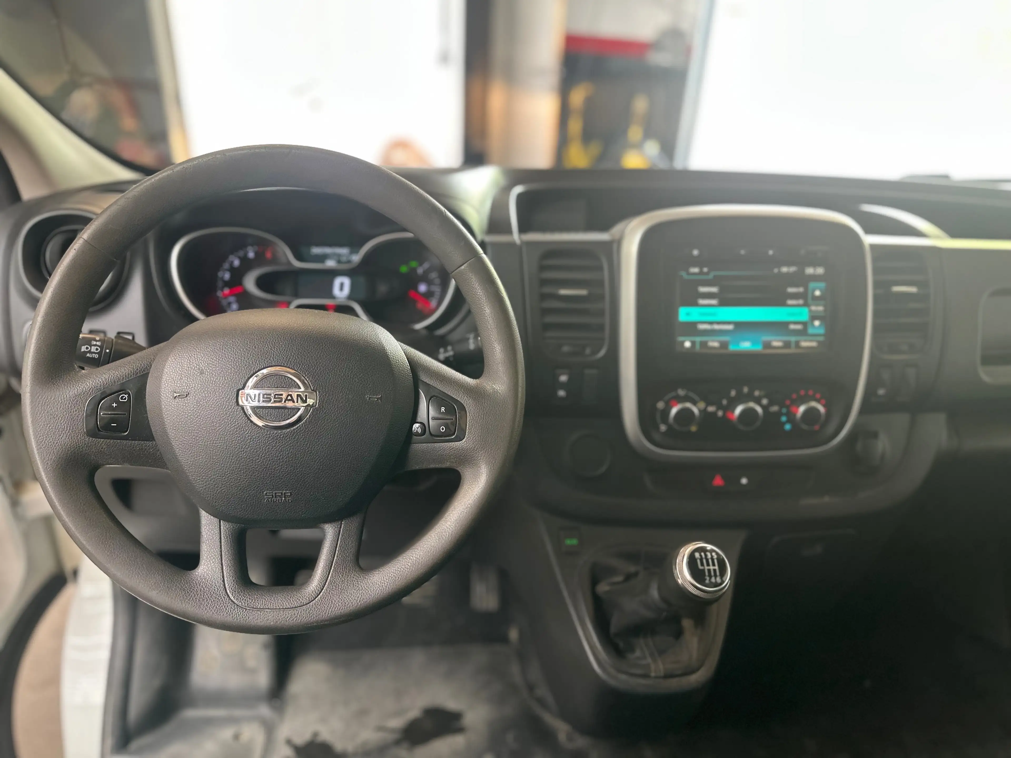 Nissan NV300 2.0 dCi L2H1 Optima Confort Crew — photo 12