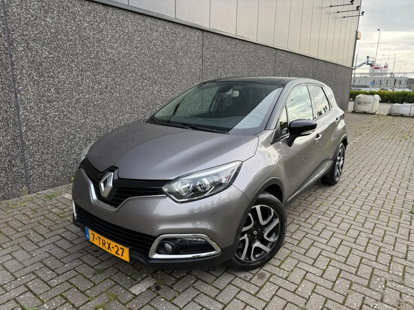 Renault Captur 0.9 TCe Dynamique/ Dealer onderhouden!! Gris - 2