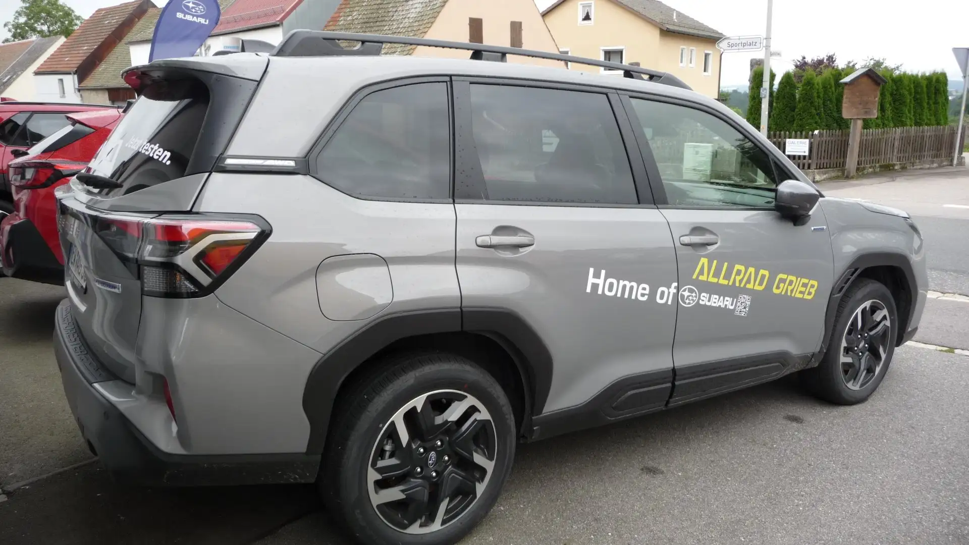 Subaru Forester 2.0ie Lineartronic Exclusive Grau - 2
