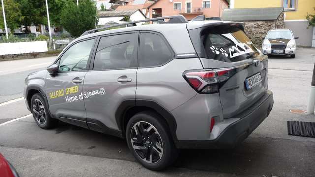 Imagine Subaru Forester 2.0ie Lineartronic Exclusive