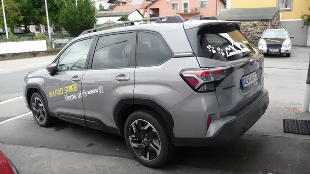 Subaru Forester 2.0ie Lineartronic Exclusive