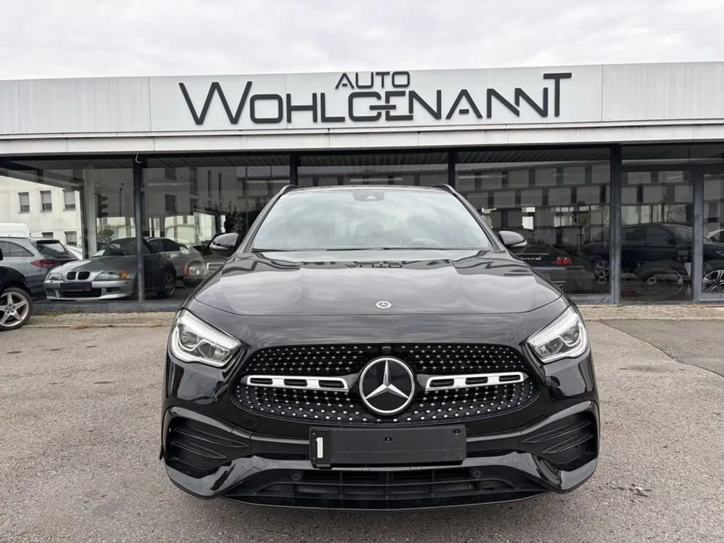 Mercedes-Benz GLA 200 4Matic (247.788)AMG line Schwarz - 1