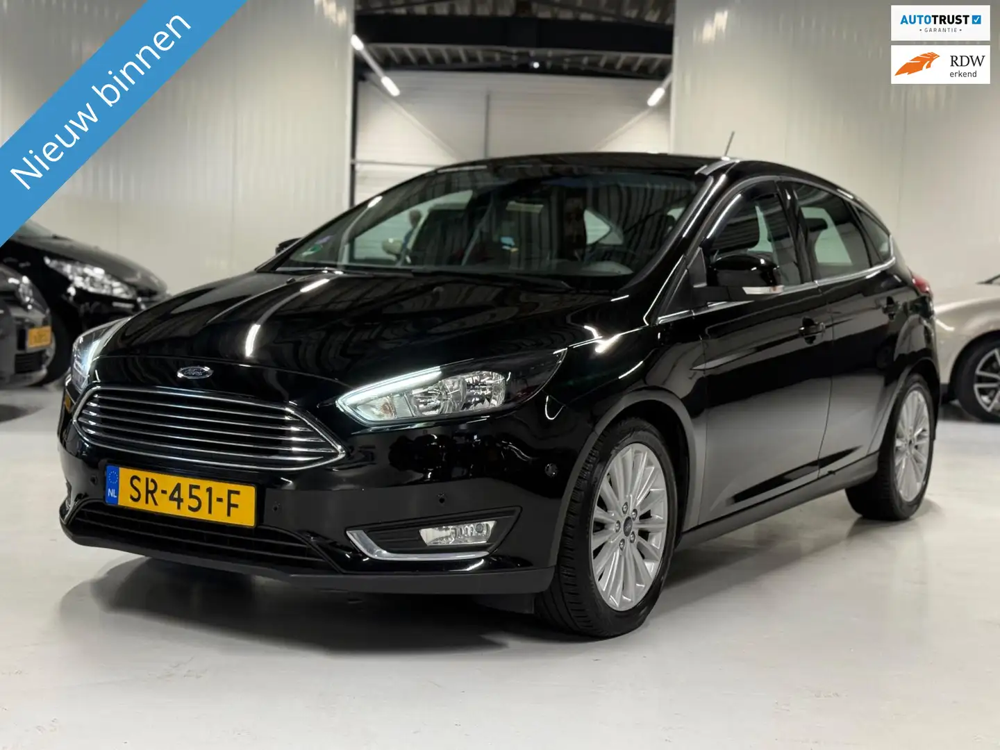 Ford Focus 1.0 Titanium Navi|Trekhaak|PDC! Schwarz - 1
