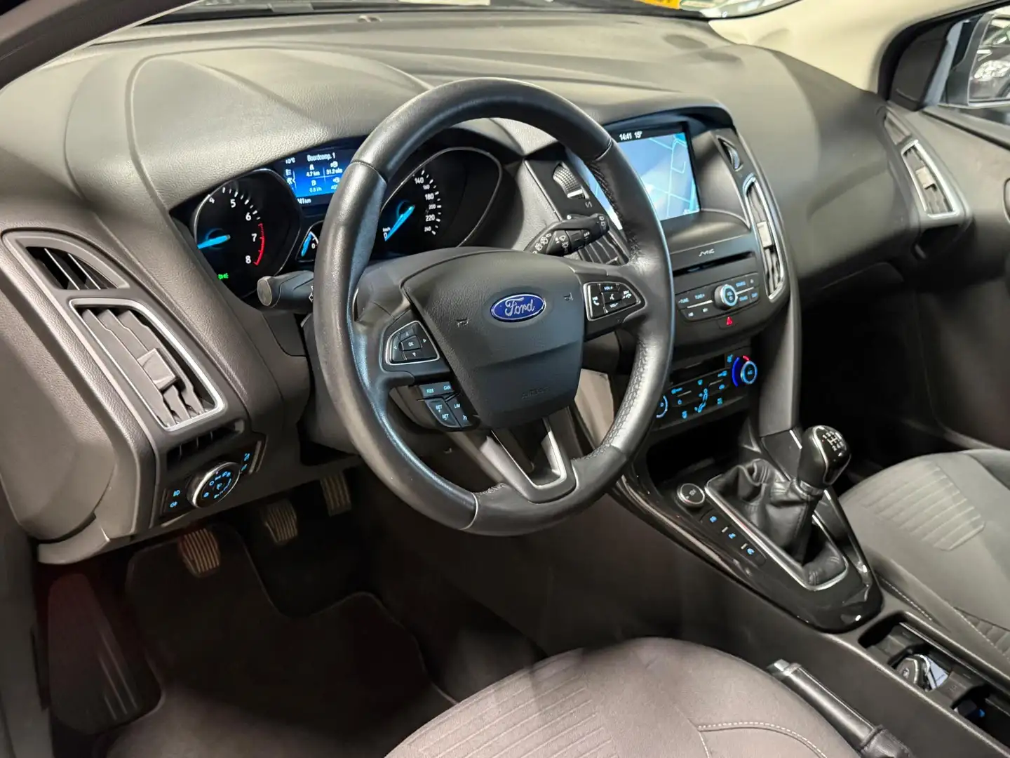 Ford Focus 1.0 Titanium Navi|Trekhaak|PDC! Schwarz - 2