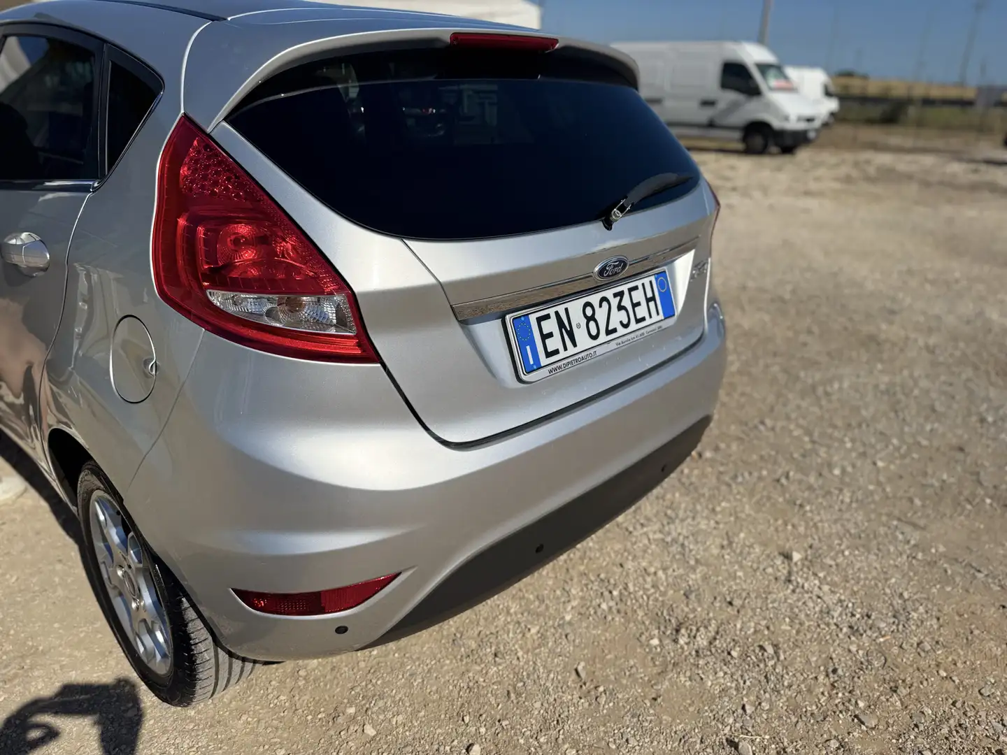 Ford Fiesta 5p 1.4 tdci  70cv TITANIUM Argento - 1
