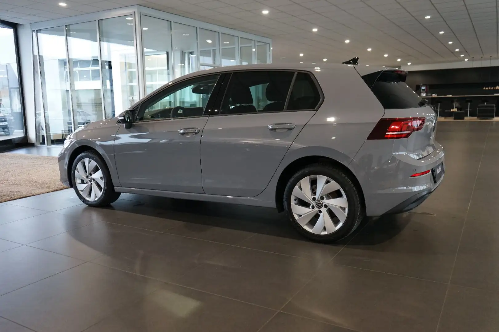 Volkswagen Golf 1.5 TSI Life | LED | ACC | Pano | 17" Gris - 2