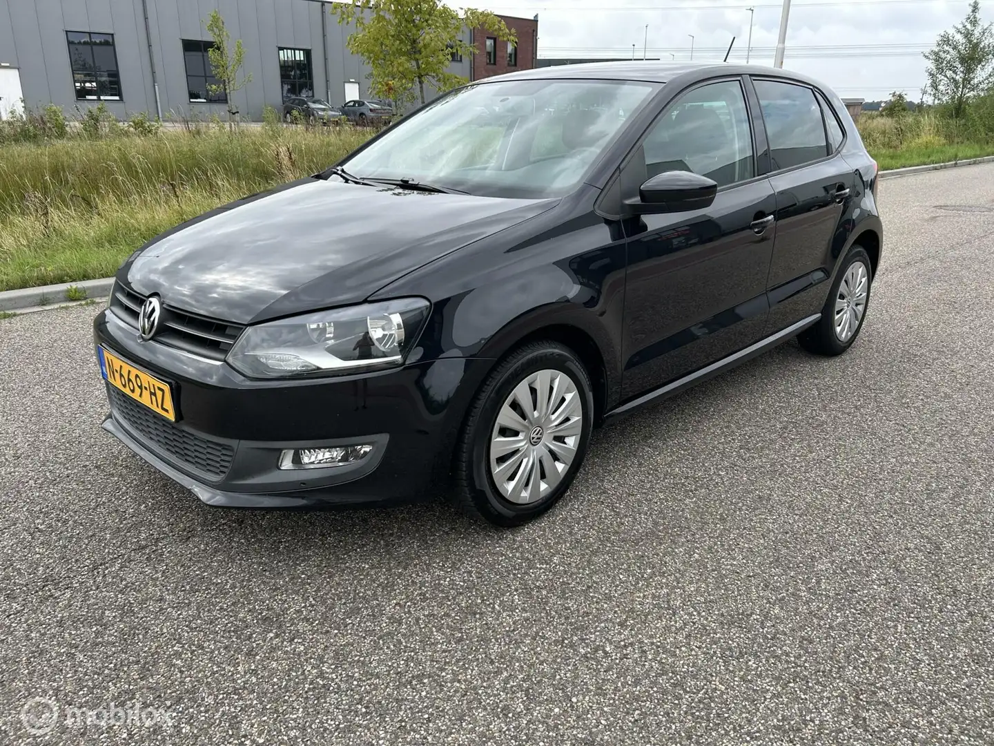 Volkswagen Polo 1.2-12V Comfortline Zwart - 2