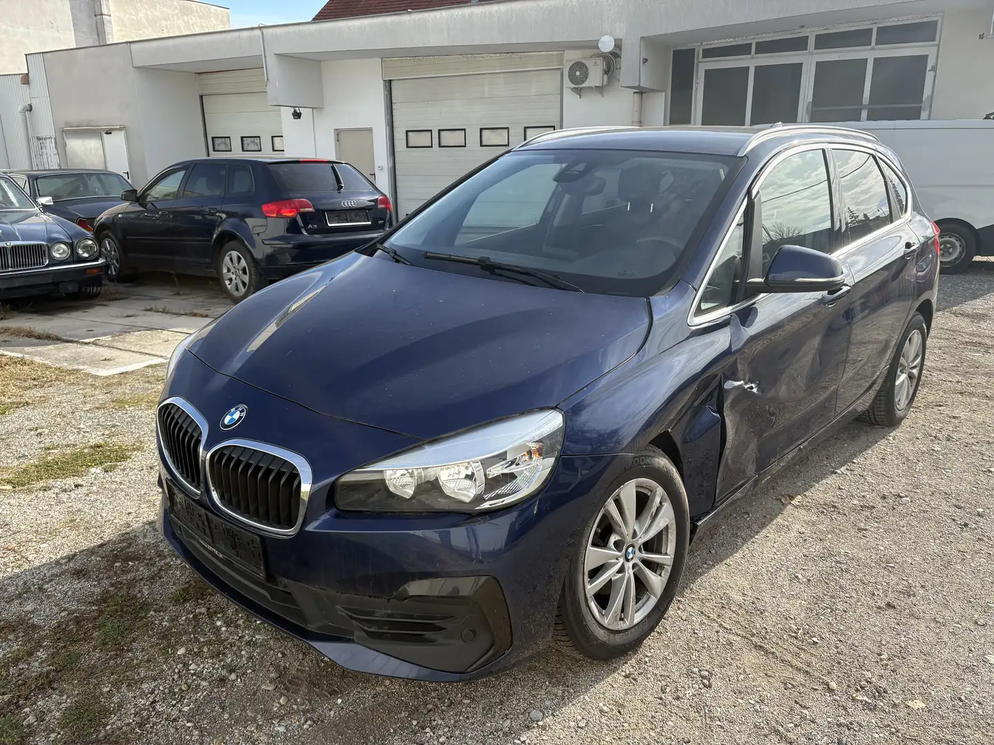 BMW 216 216i Activ Tourer - 1