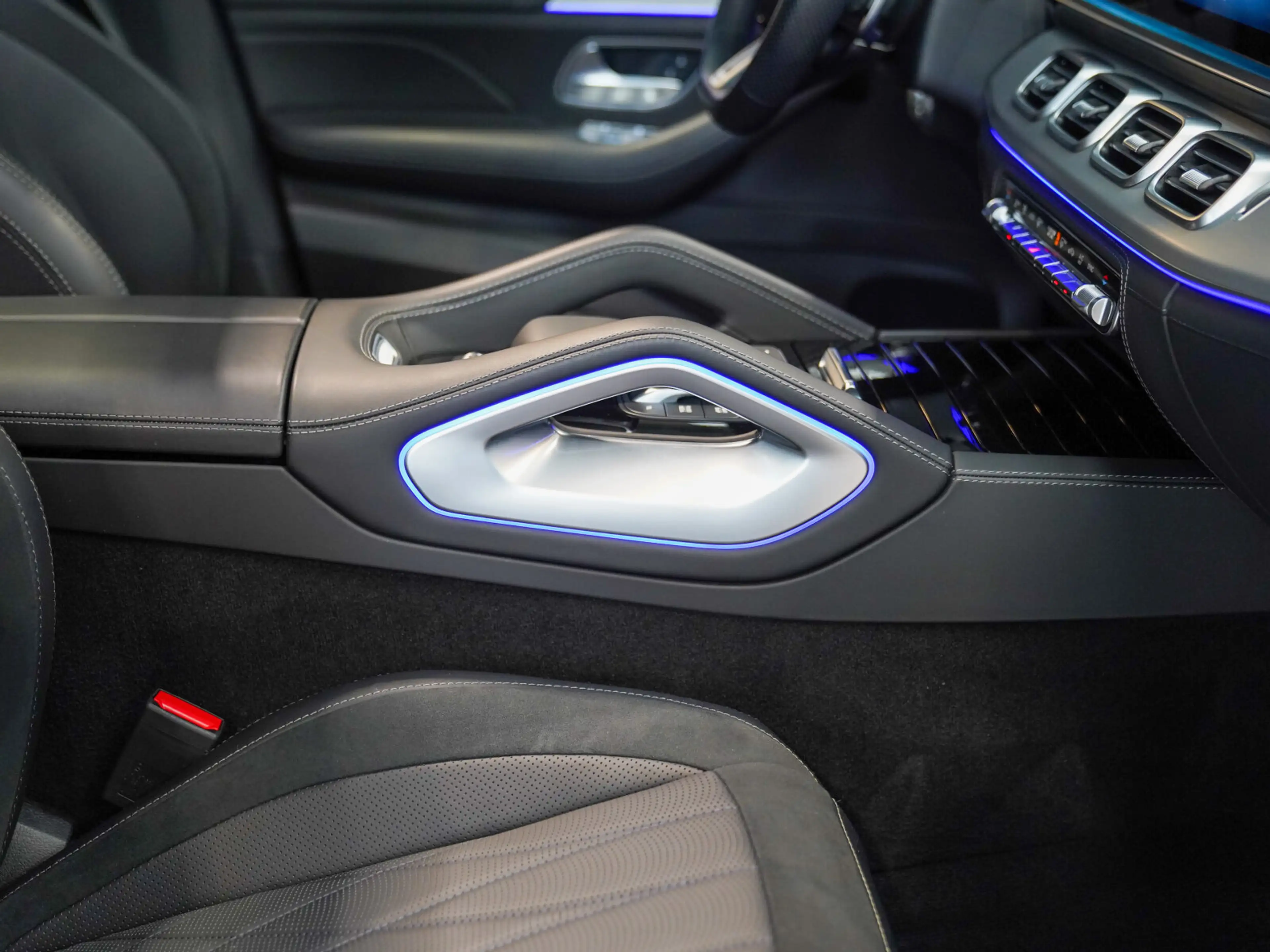 Mercedes-Benz GLS 63 AMG GLS 63 AMG 4M+ Pano Head-up Fond Entertainment — photo 10