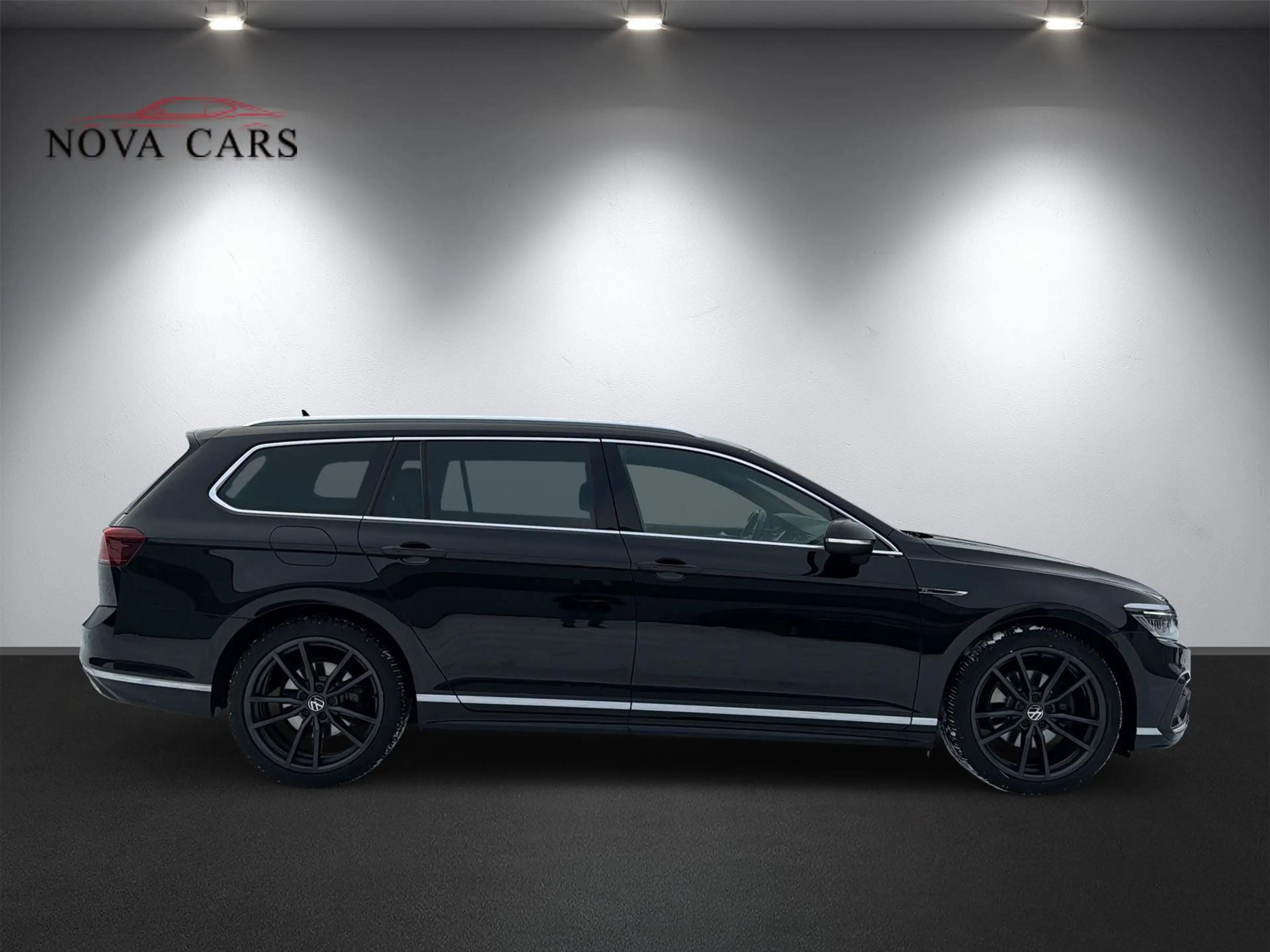 Volkswagen Passat Variant Passat Var. 4M DSG R Line*PANO*ViCo*CAM*LED*AHK* — photo 7