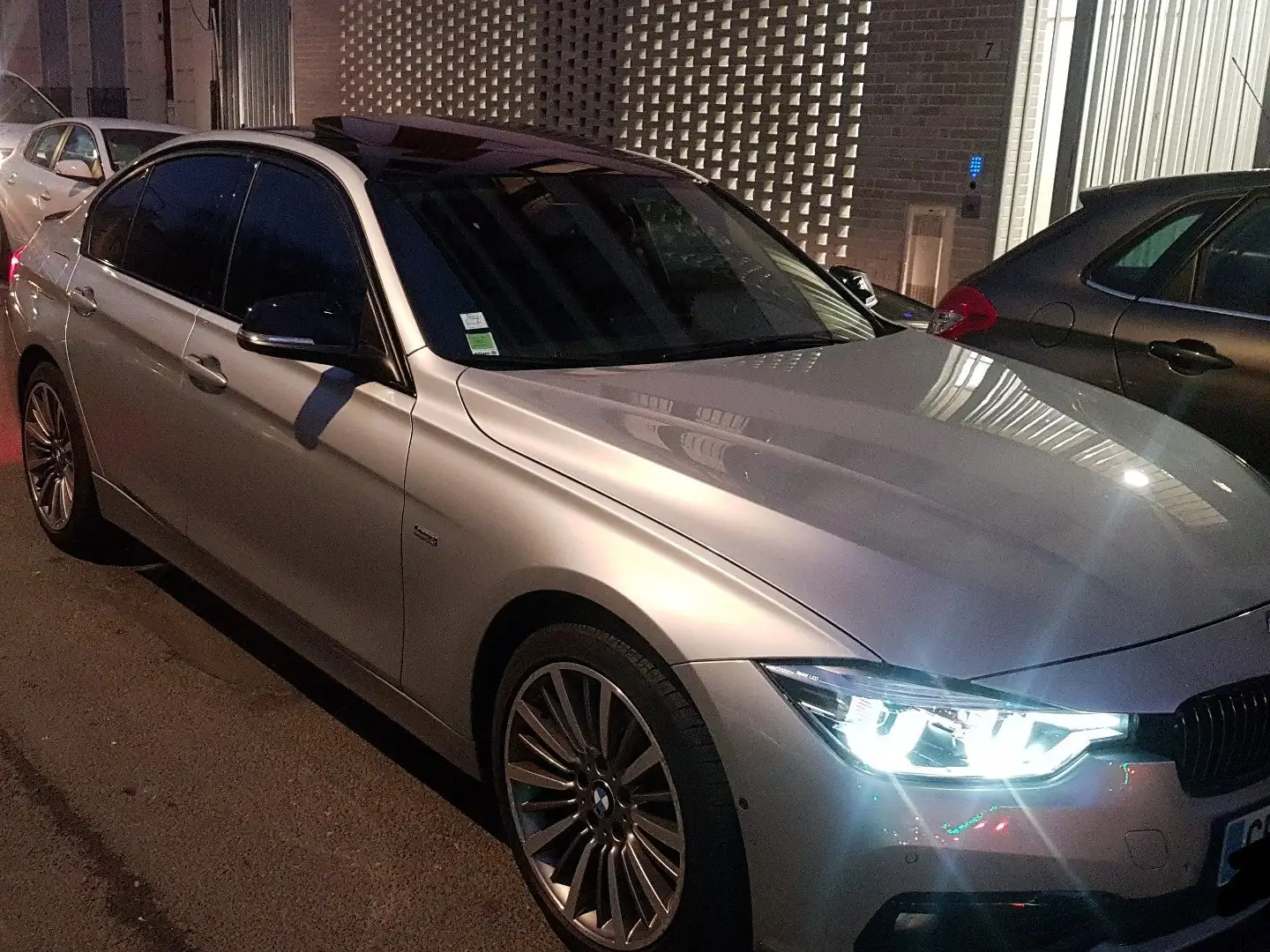 BMW 330 330d xDrive 258 ch Luxury A Argent - 2