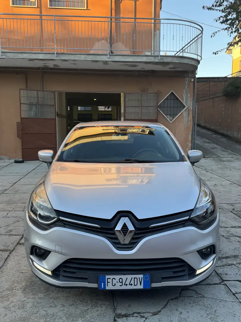 Renault Clio 1.2 16v Intens 75cv - 2