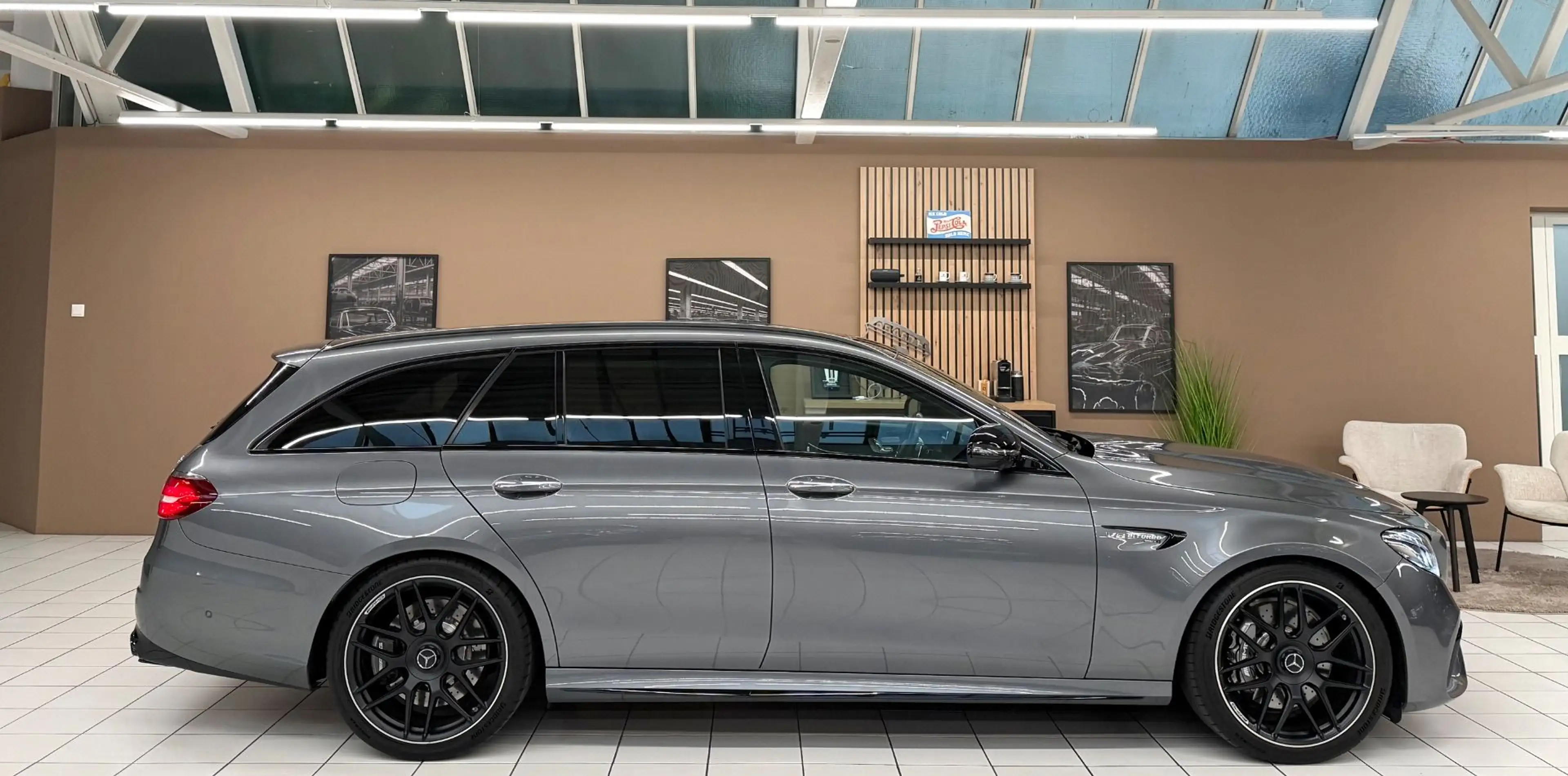 Mercedes-Benz E 63 AMG T 4MATIC+ Aut./ Vollausstattung — photo 8