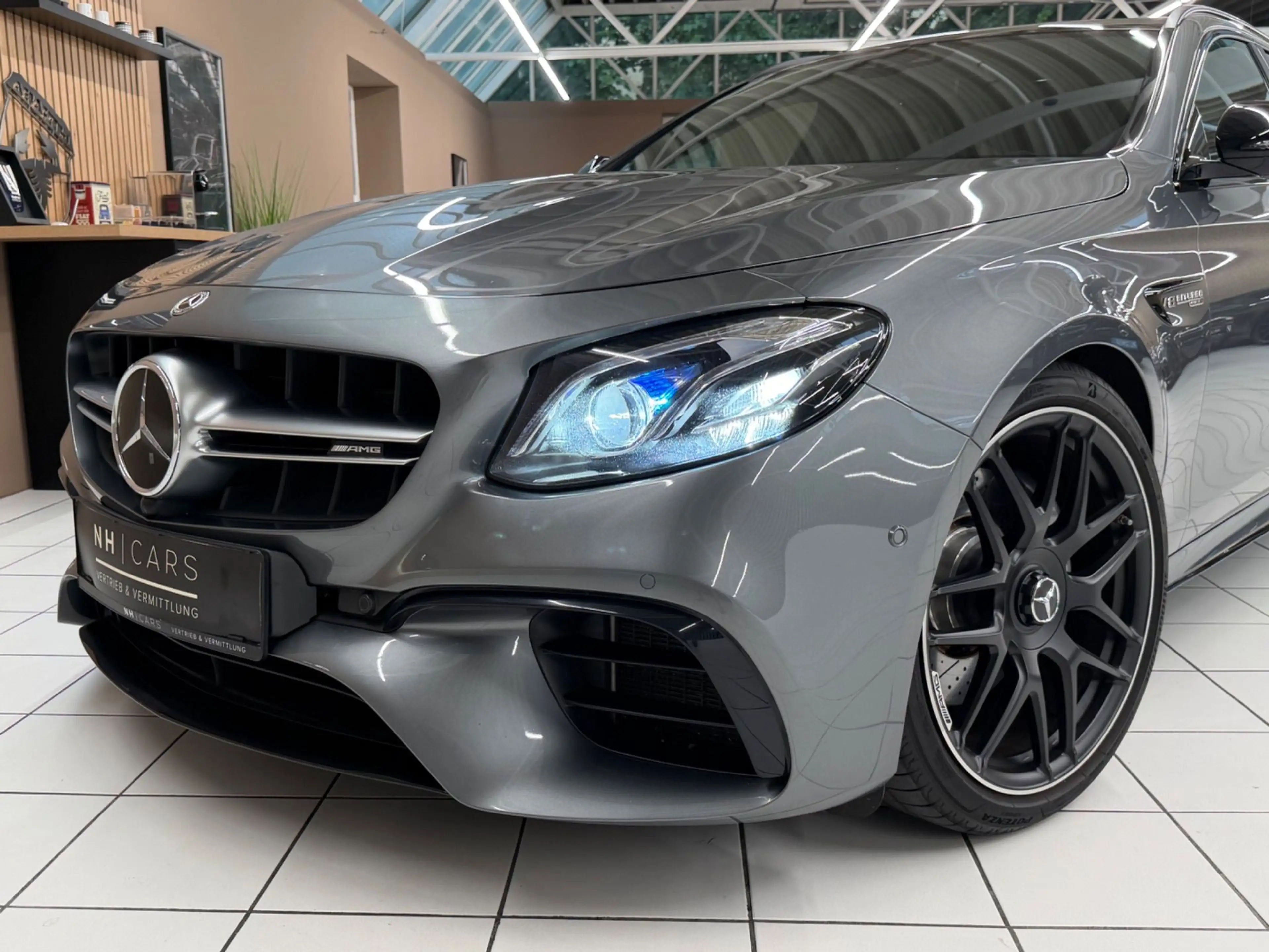 Mercedes-Benz E 63 AMG T 4MATIC+ Aut./ Vollausstattung — photo 10