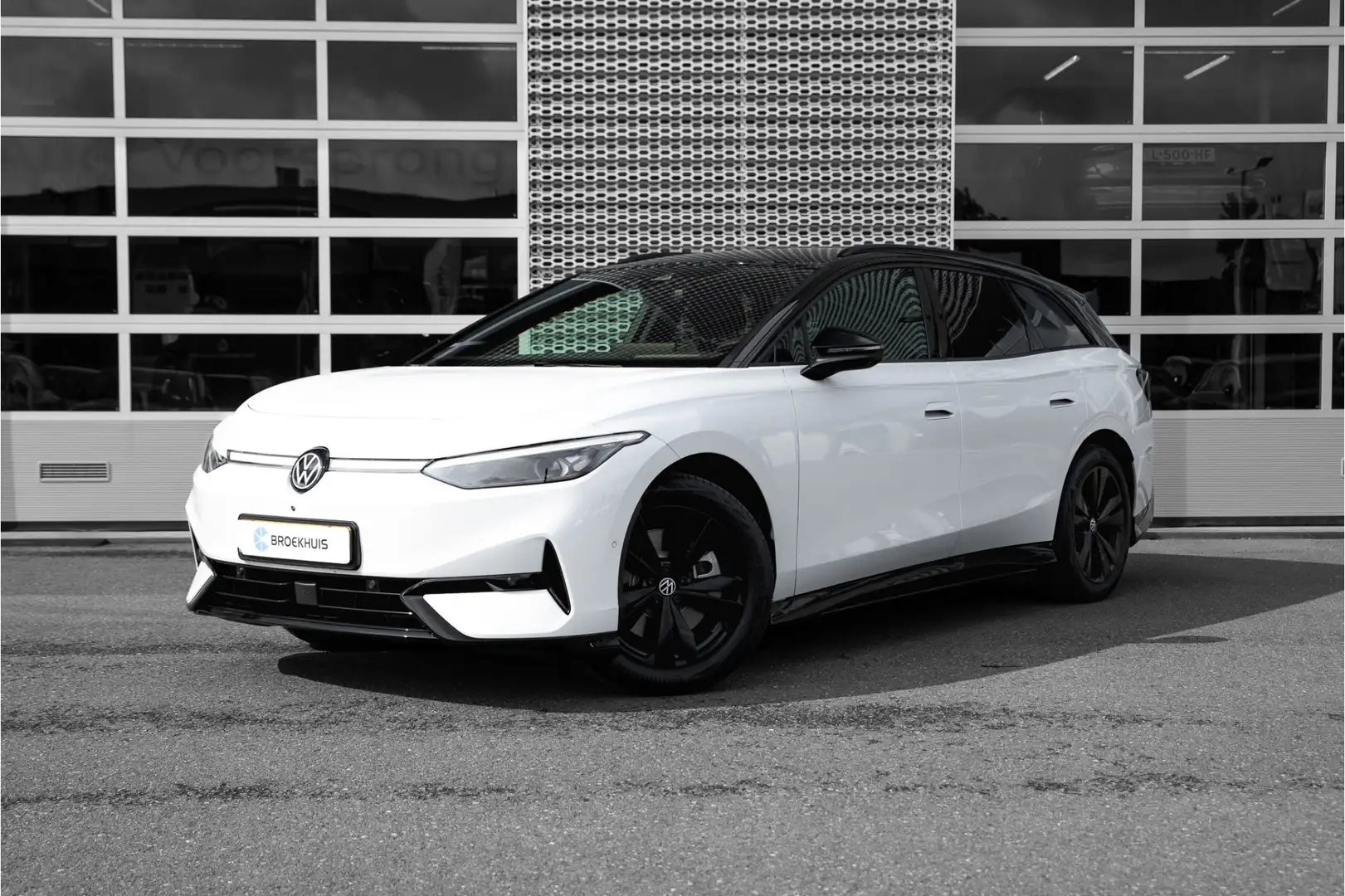 Volkswagen ID.7 Tourer Pro S Limited Edition 86 kWh Wit - 1