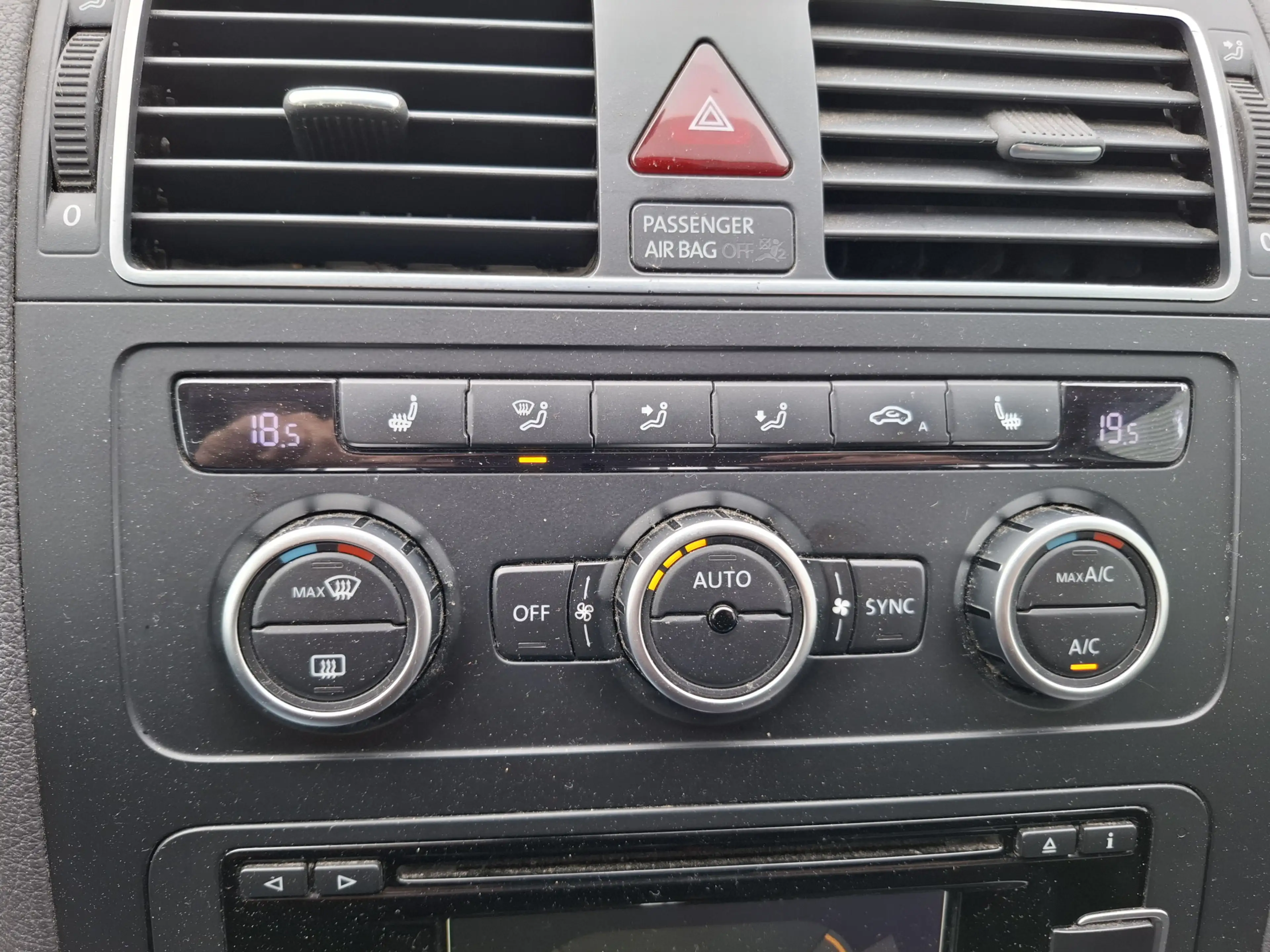 Volkswagen Touran 1.4 TSI Highline | Nieuw Binnen | Navigatie | Clim — photo 9