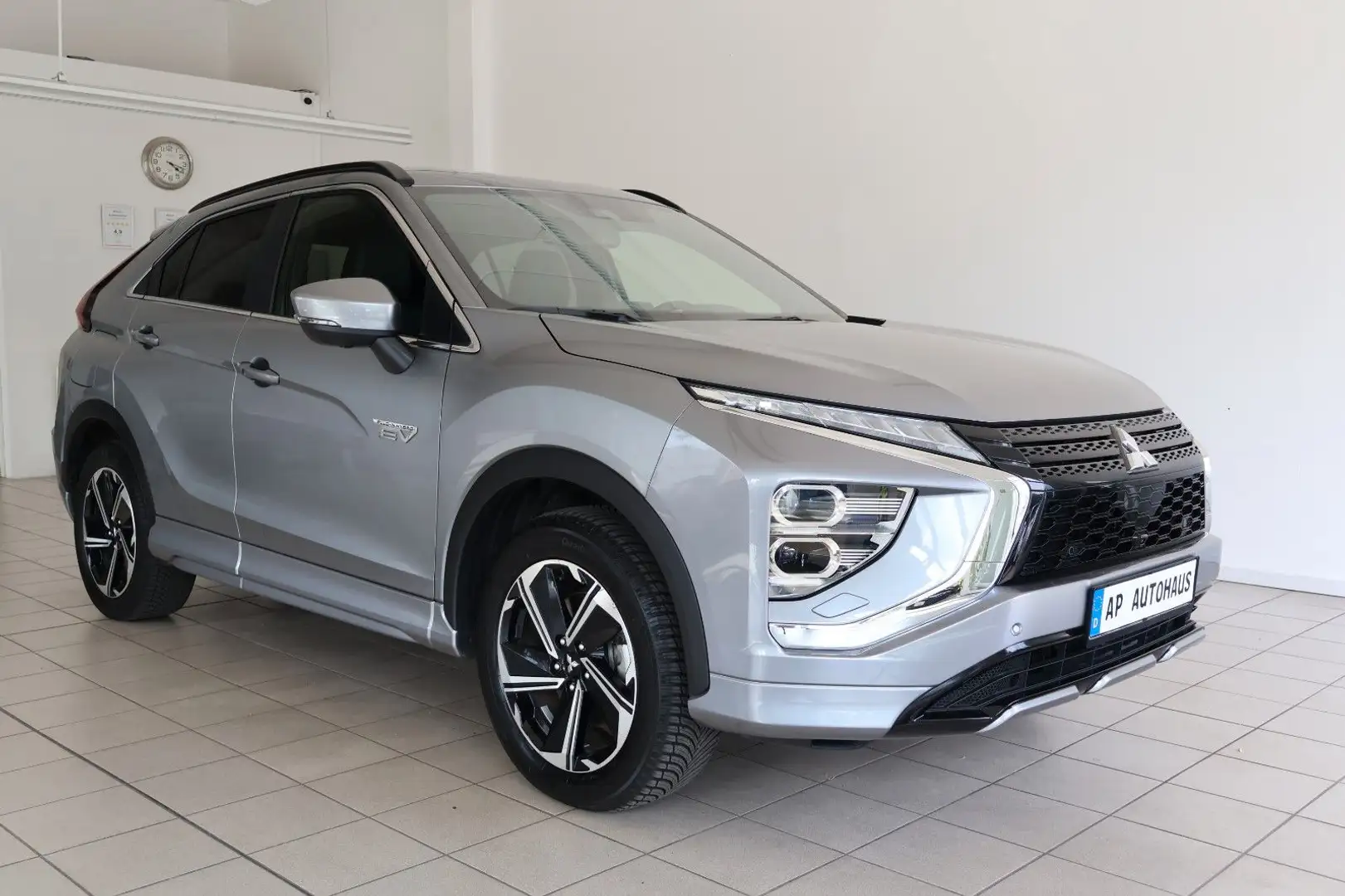 Mitsubishi Eclipse Cross Plus Select Black Hybrid 4WD Grau - 1