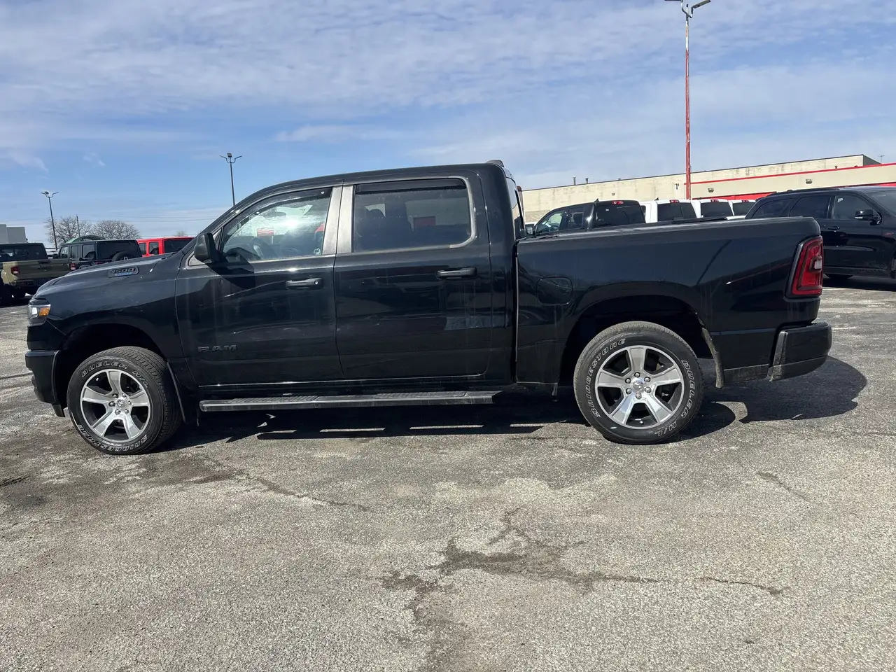 RAM 1500 снимка RAM 1500