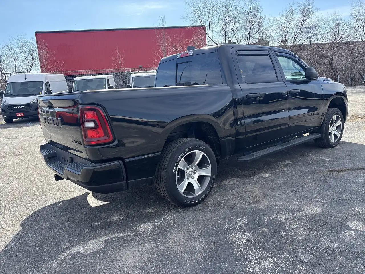 RAM 1500 снимка RAM 1500