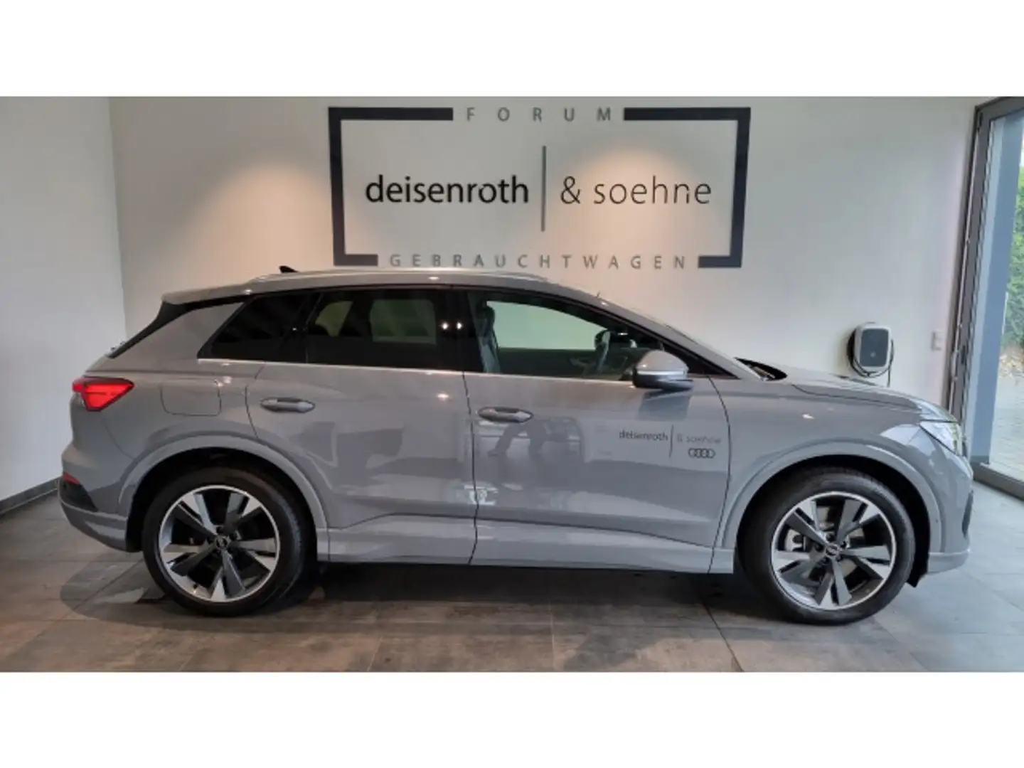Audi Q4 e-tron 40 S line/20''/Matrix/Assist/Nav/ACC/S Grau - 2