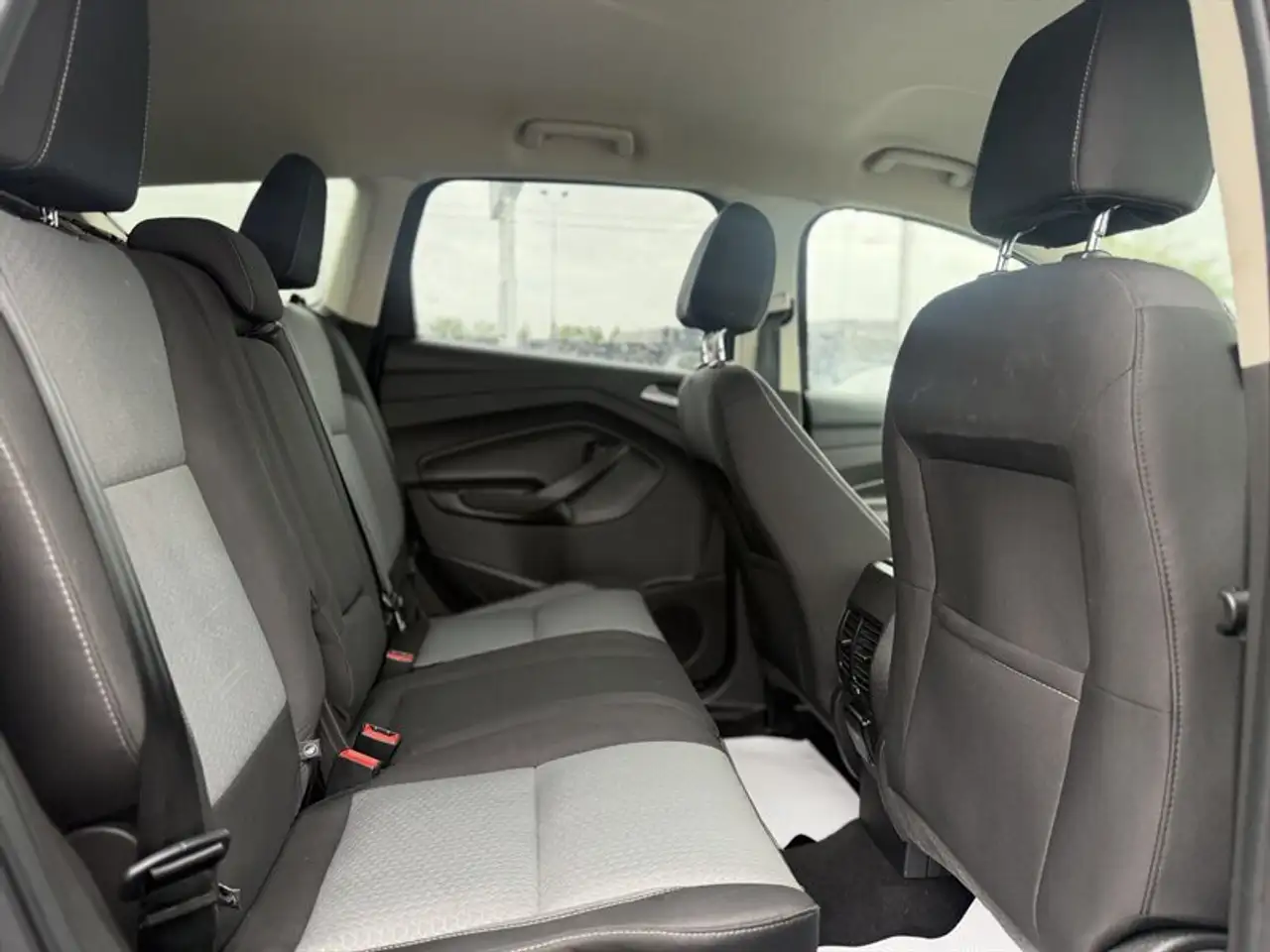 Ford Escape снимка Ford Escape