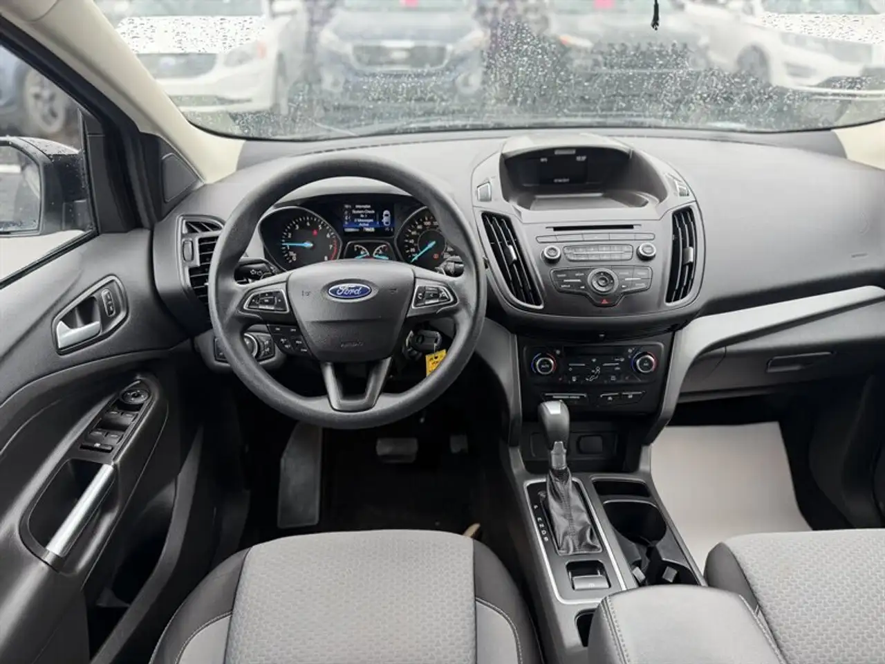 Ford Escape снимка Ford Escape