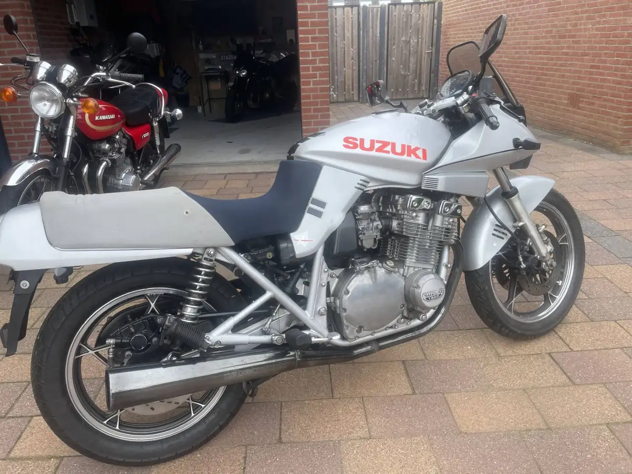 Suzuki GSX 750